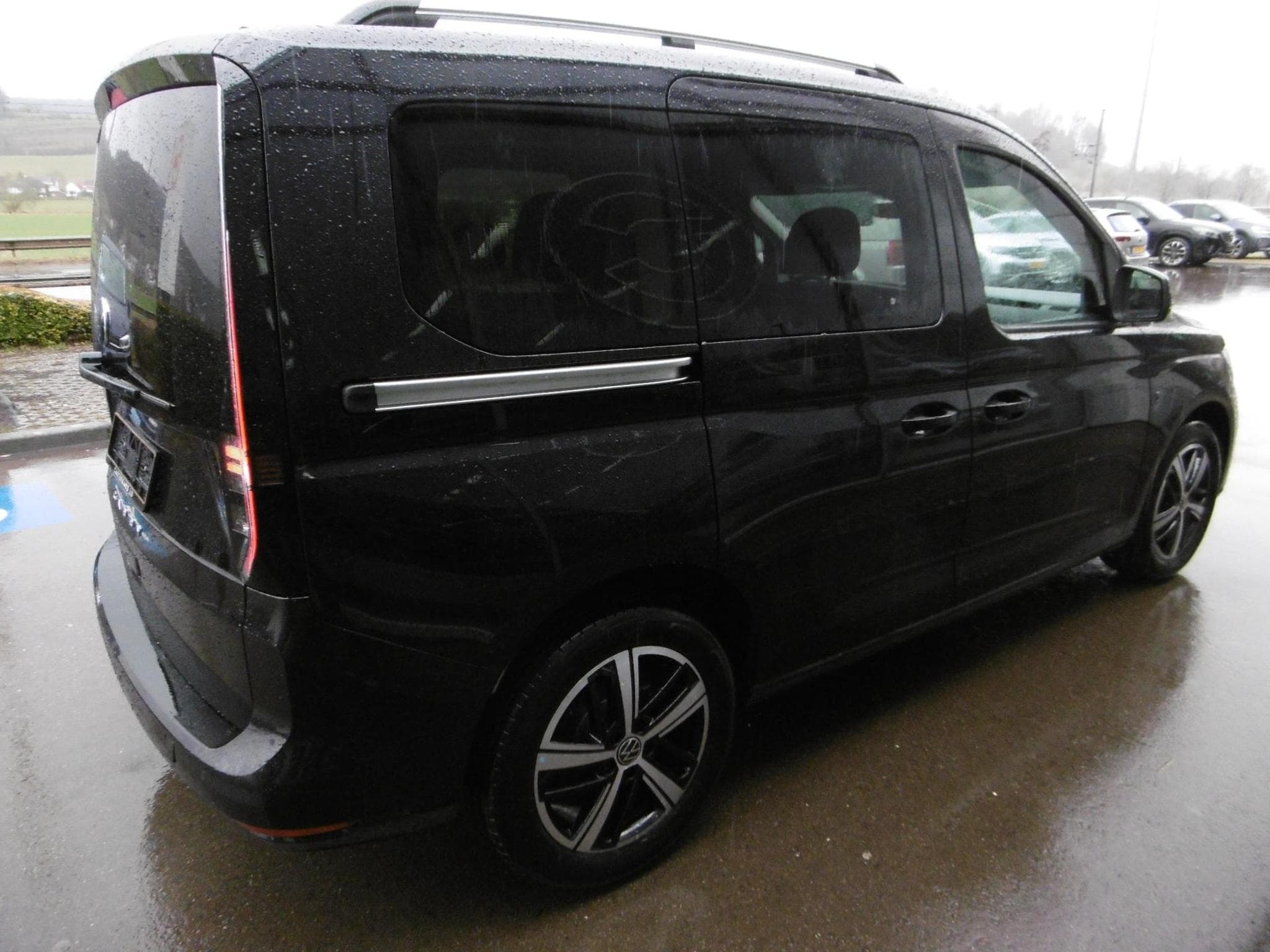 VW Caddy 1.5 TSI 85 (2025) - Photo 8