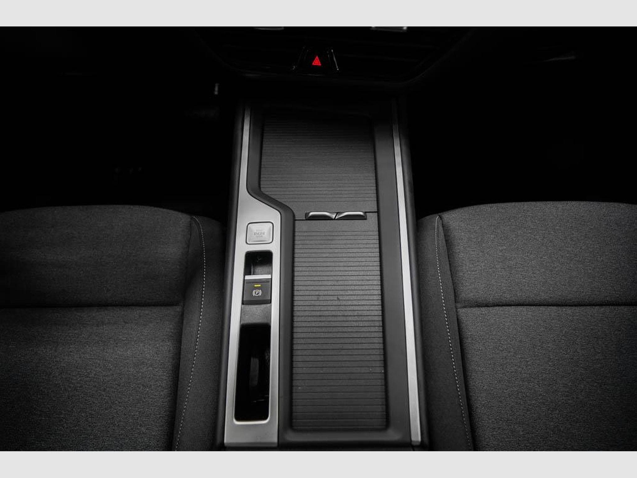 VW Passat Variant 1,5 TSI (2025) - Photo 13