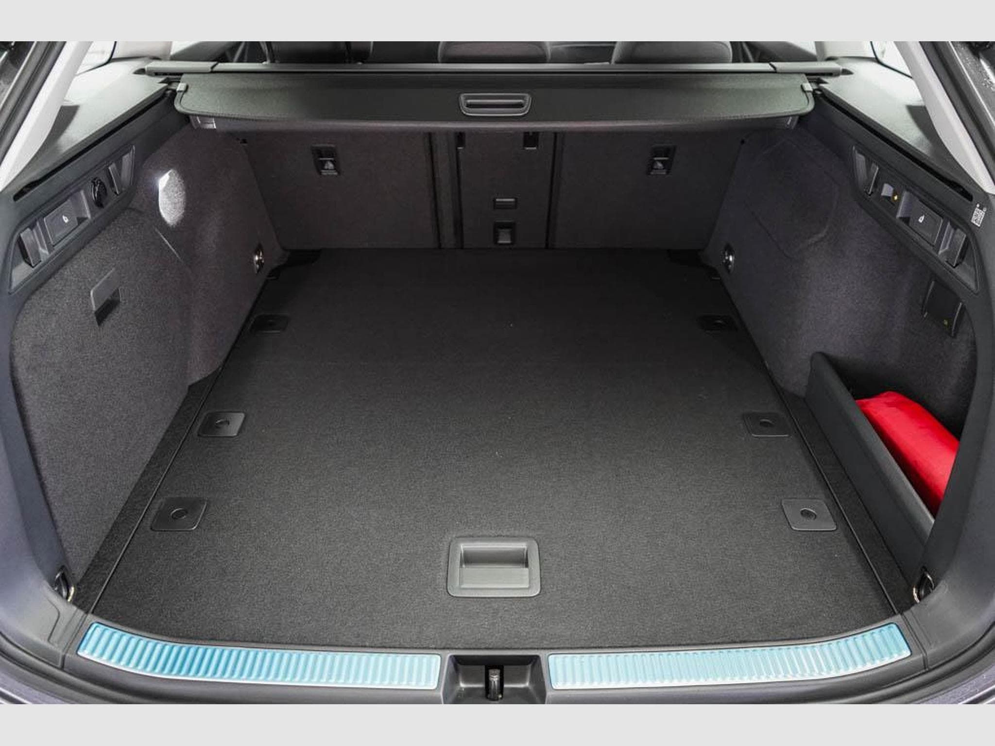 VW Passat Variant 1,5 TSI (2025) - Photo 19