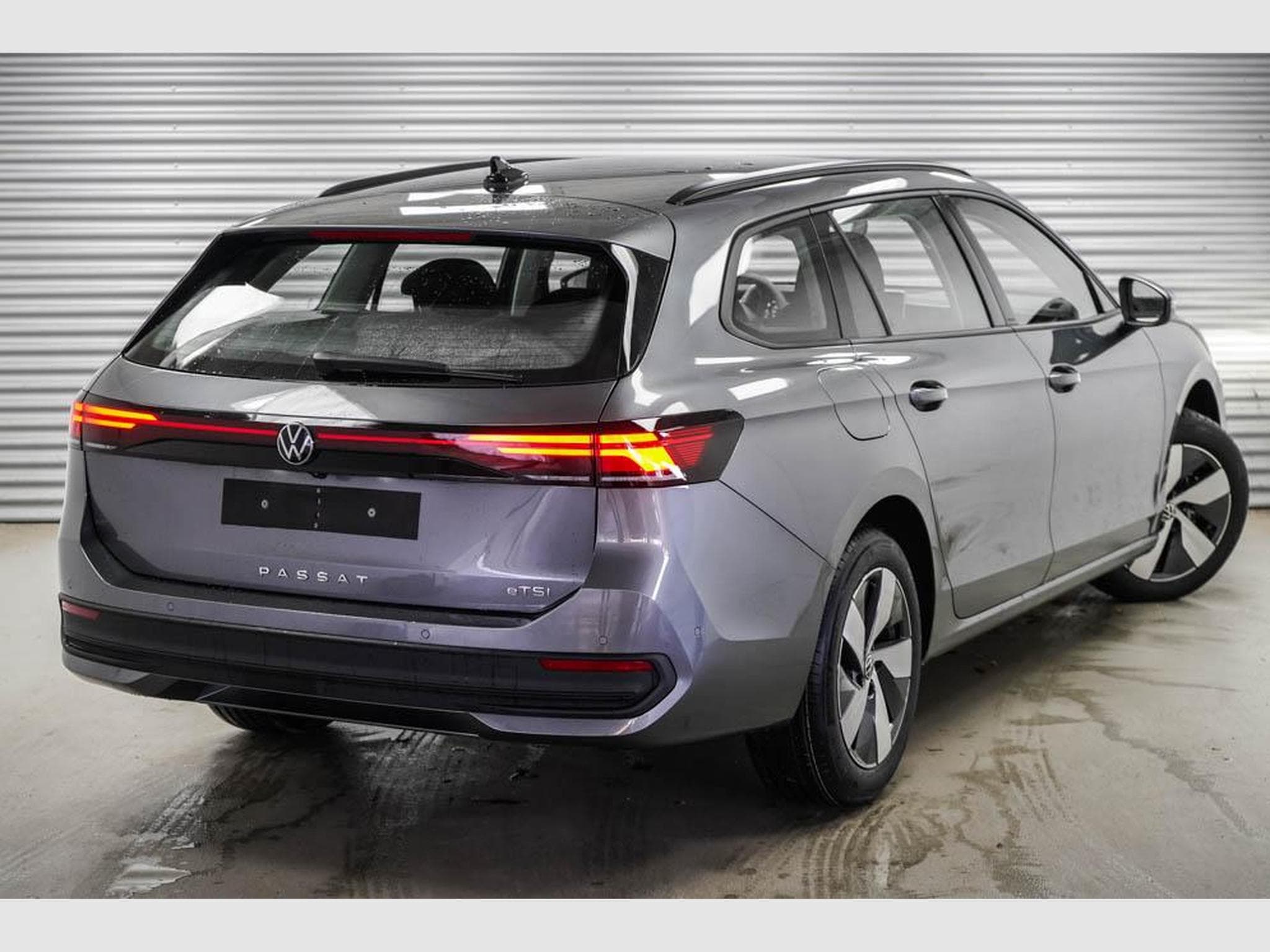 VW Passat Variant 1,5 TSI (2025) - Photo 2