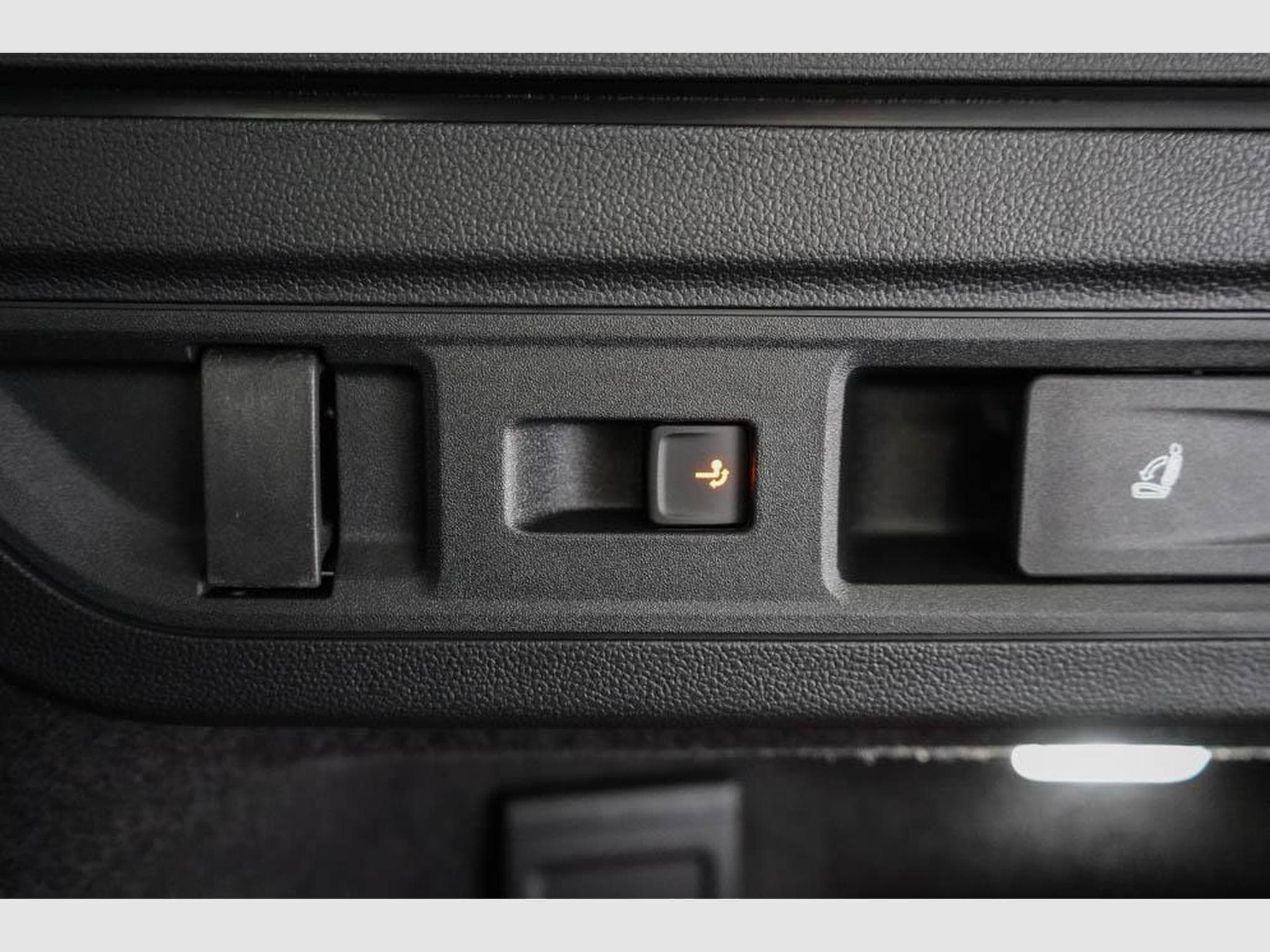 VW Passat Variant 1,5 TSI (2025) - Photo 20