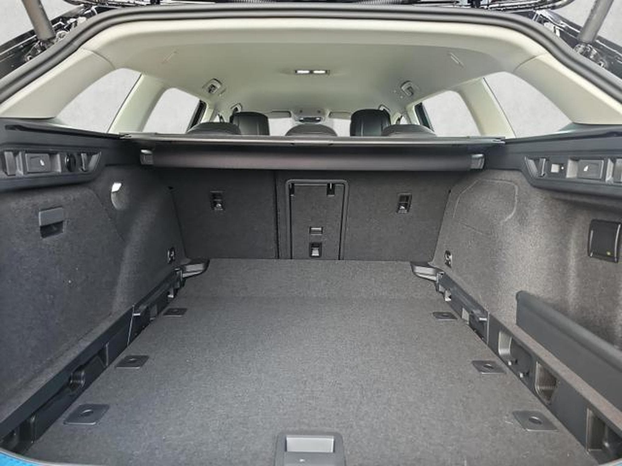 VW Passat Variant 2.0 TDI 110 kW Elegance (2026) - Photo 14