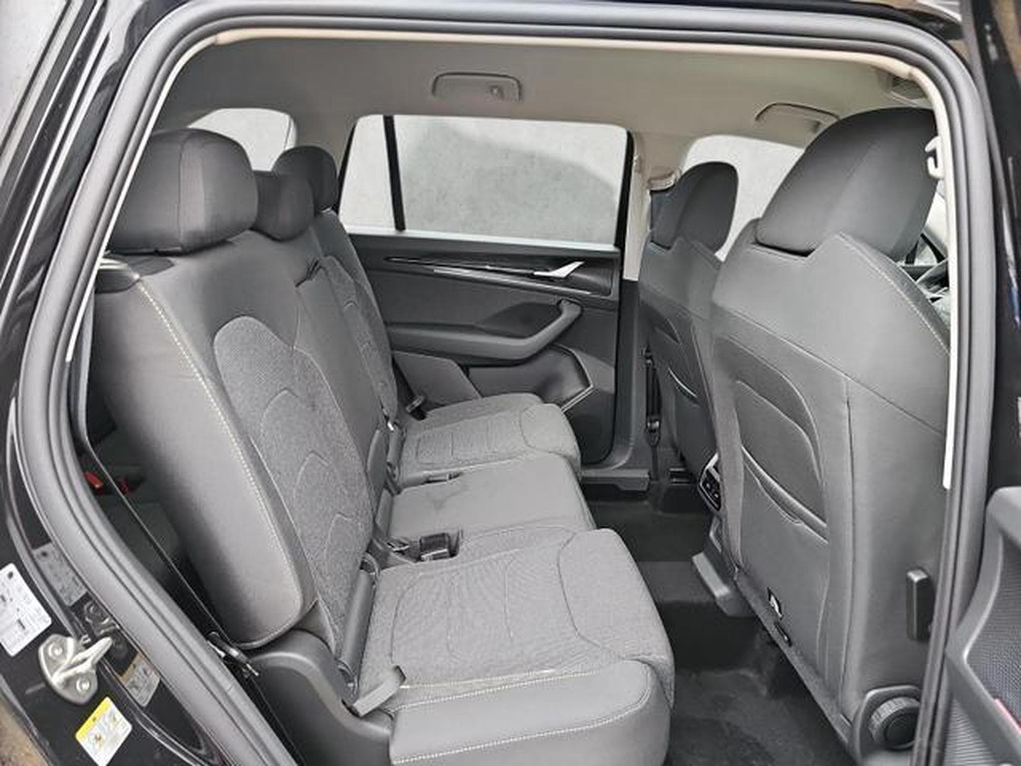 Skoda Kodiaq 2.0 TDI 110 kW Selection (2025) - Photo 13