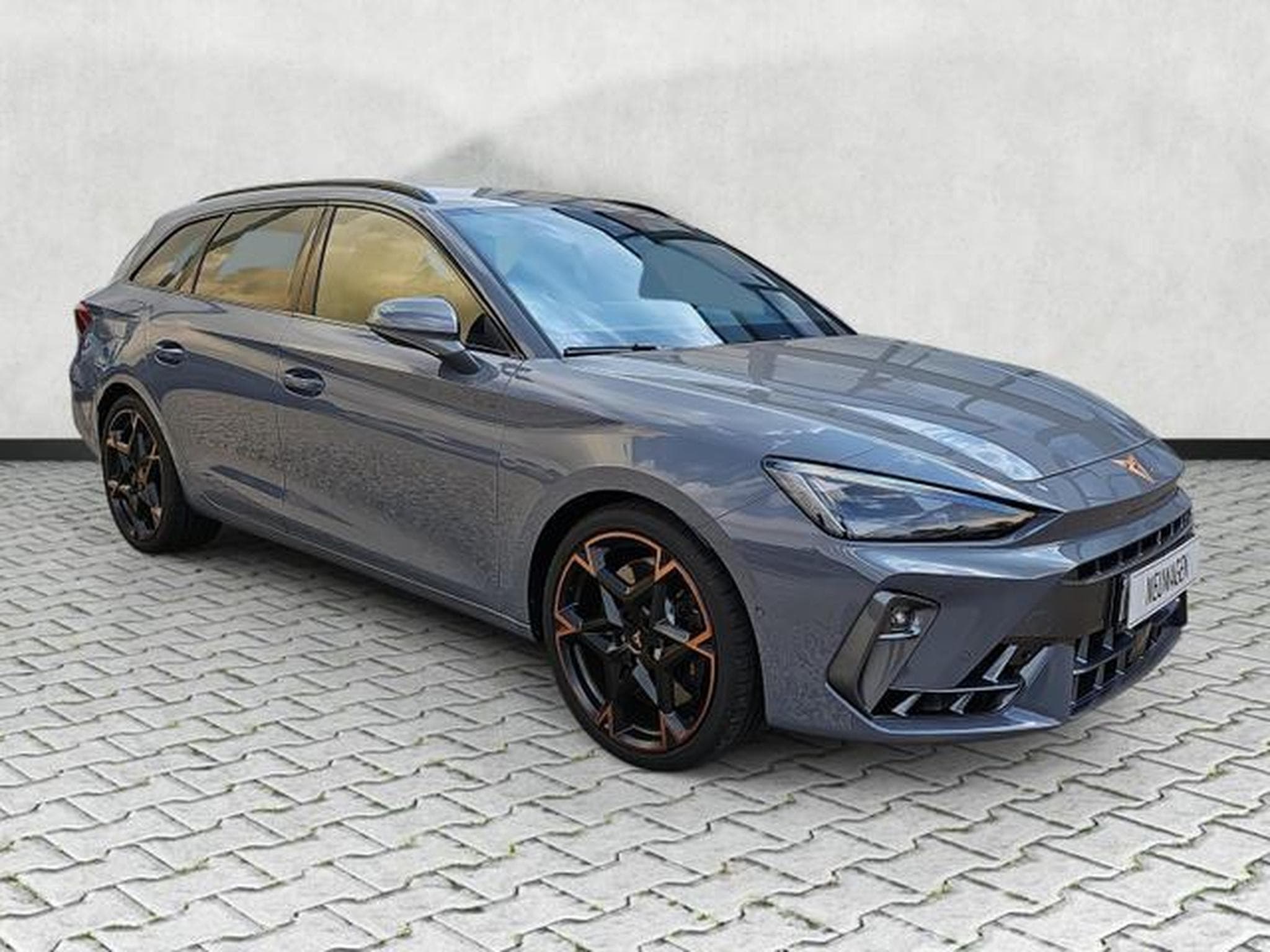 Cupra Leon 2.0 TSI 245 kW 4Drive VZ (2025) - Photo 1