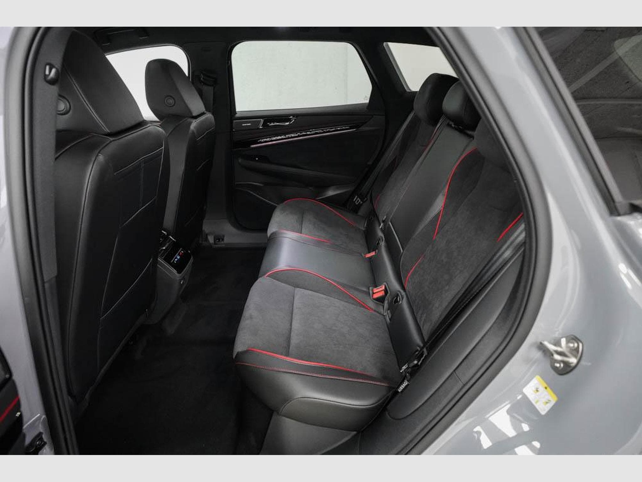 VW ID.7 Kombi Tourer GTX (2025) - Photo 17