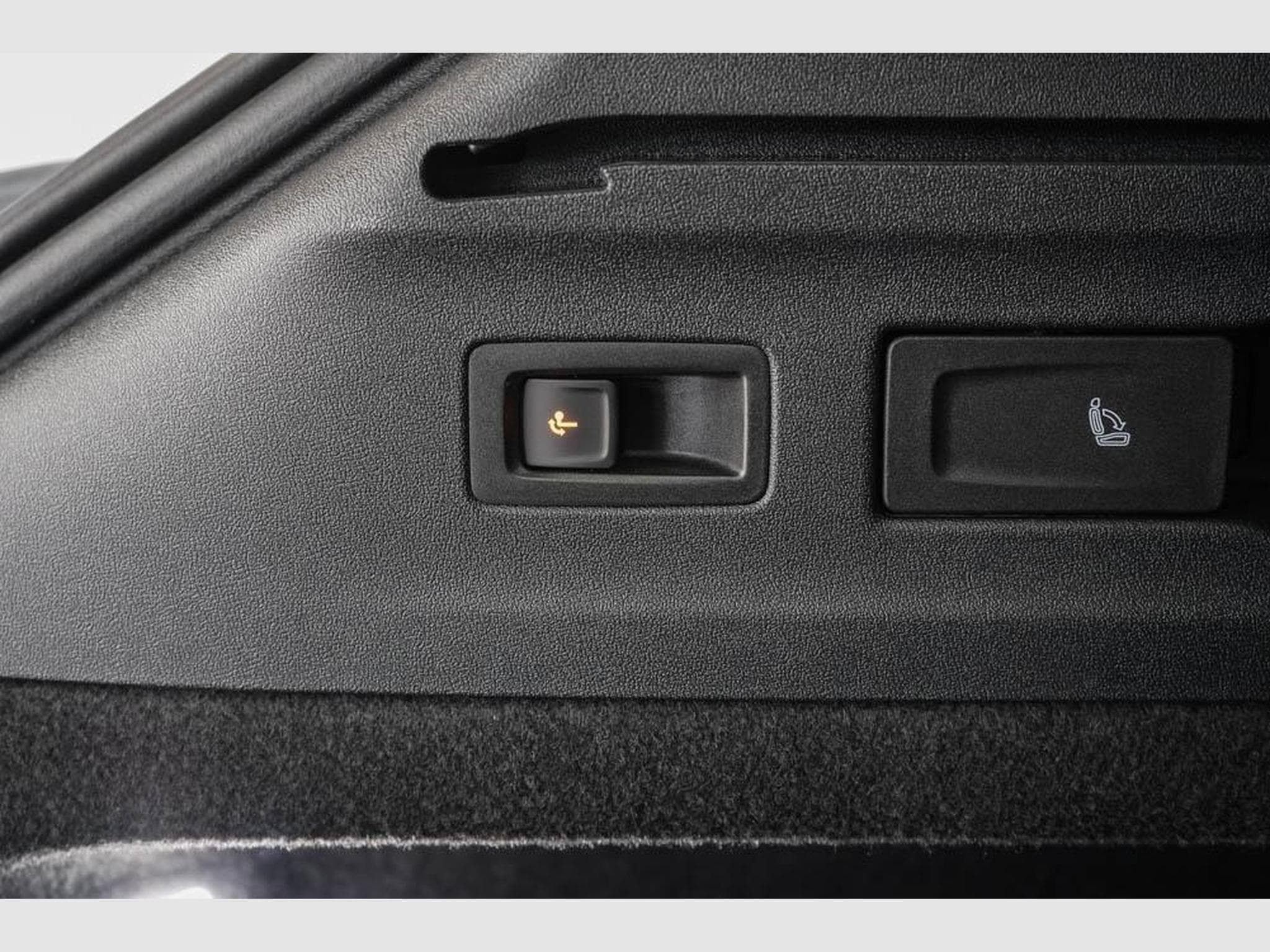 VW ID.7 Kombi Tourer GTX (2025) - Photo 21