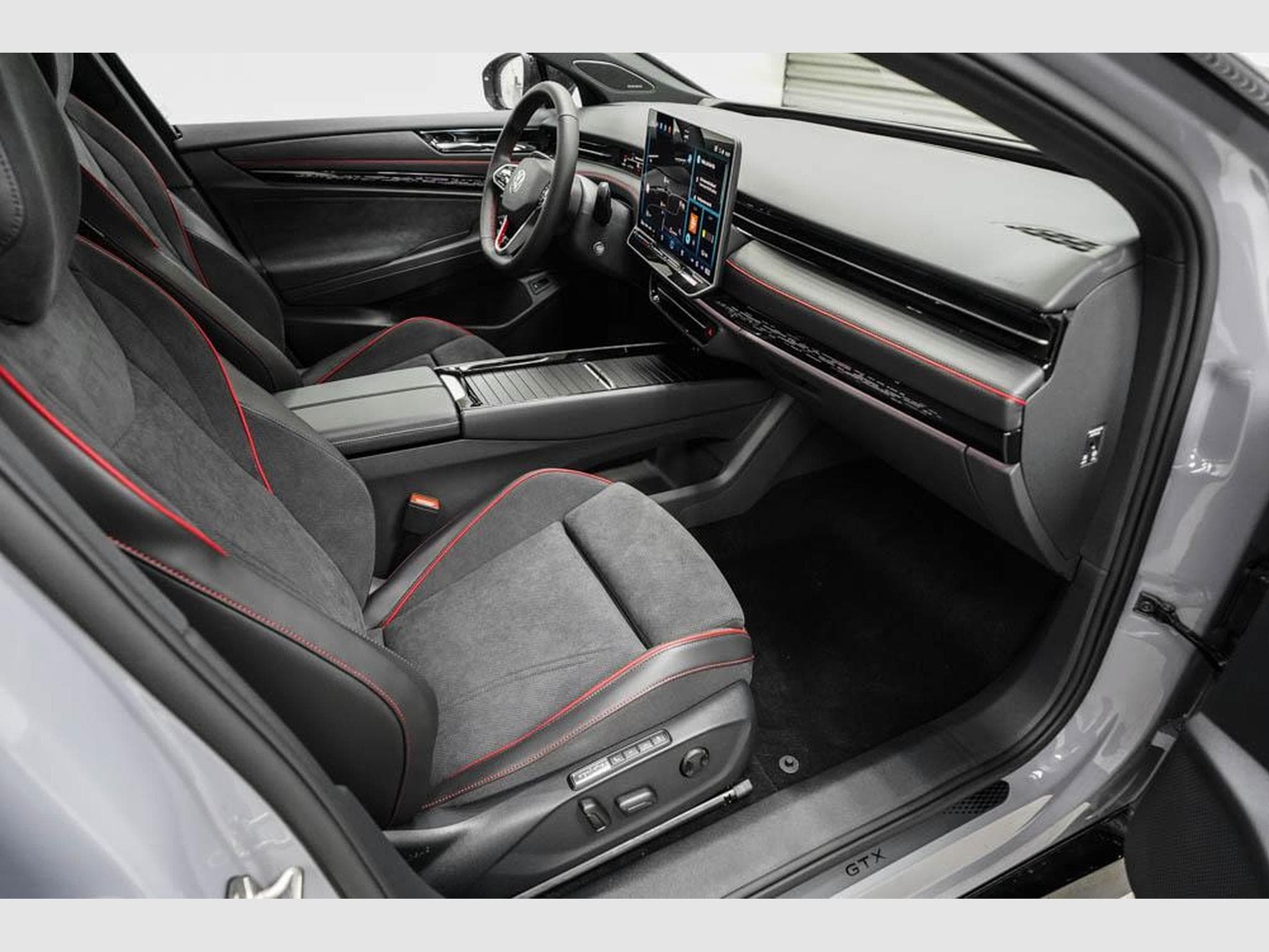 VW ID.7 Kombi Tourer GTX (2025) - Photo 23