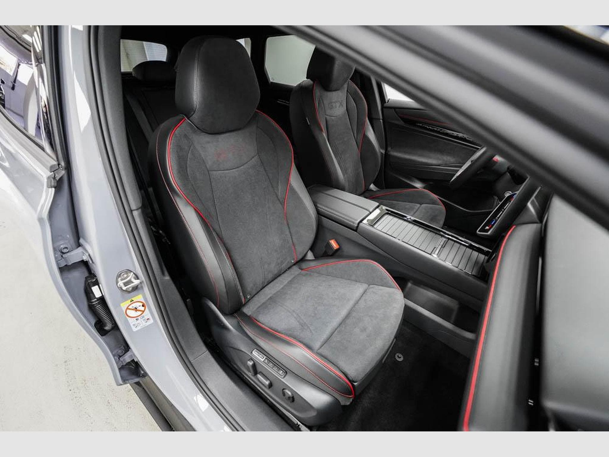 VW ID.7 Kombi Tourer GTX (2025) - Photo 24