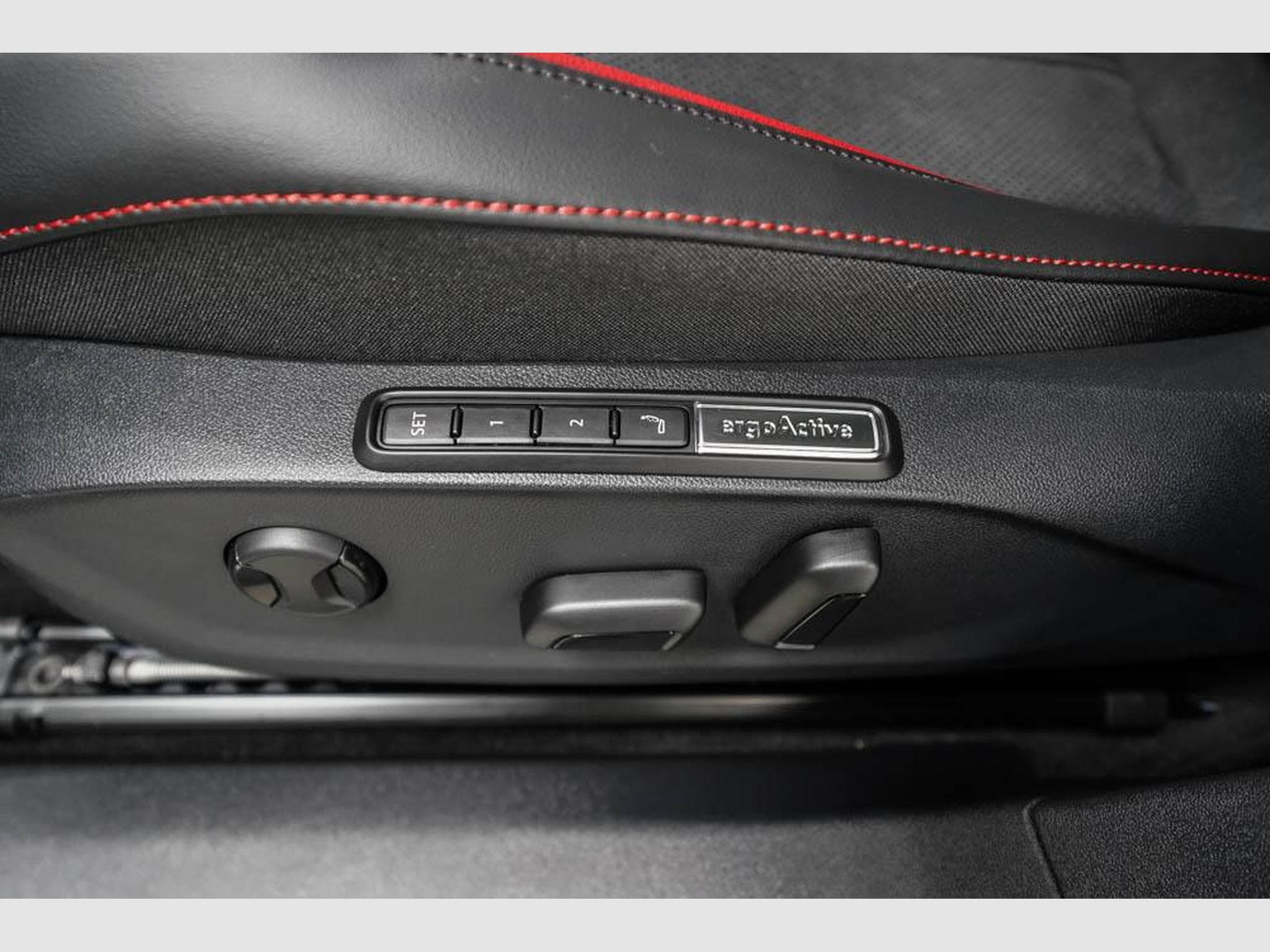 VW ID.7 Kombi Tourer GTX (2025) - Photo 25