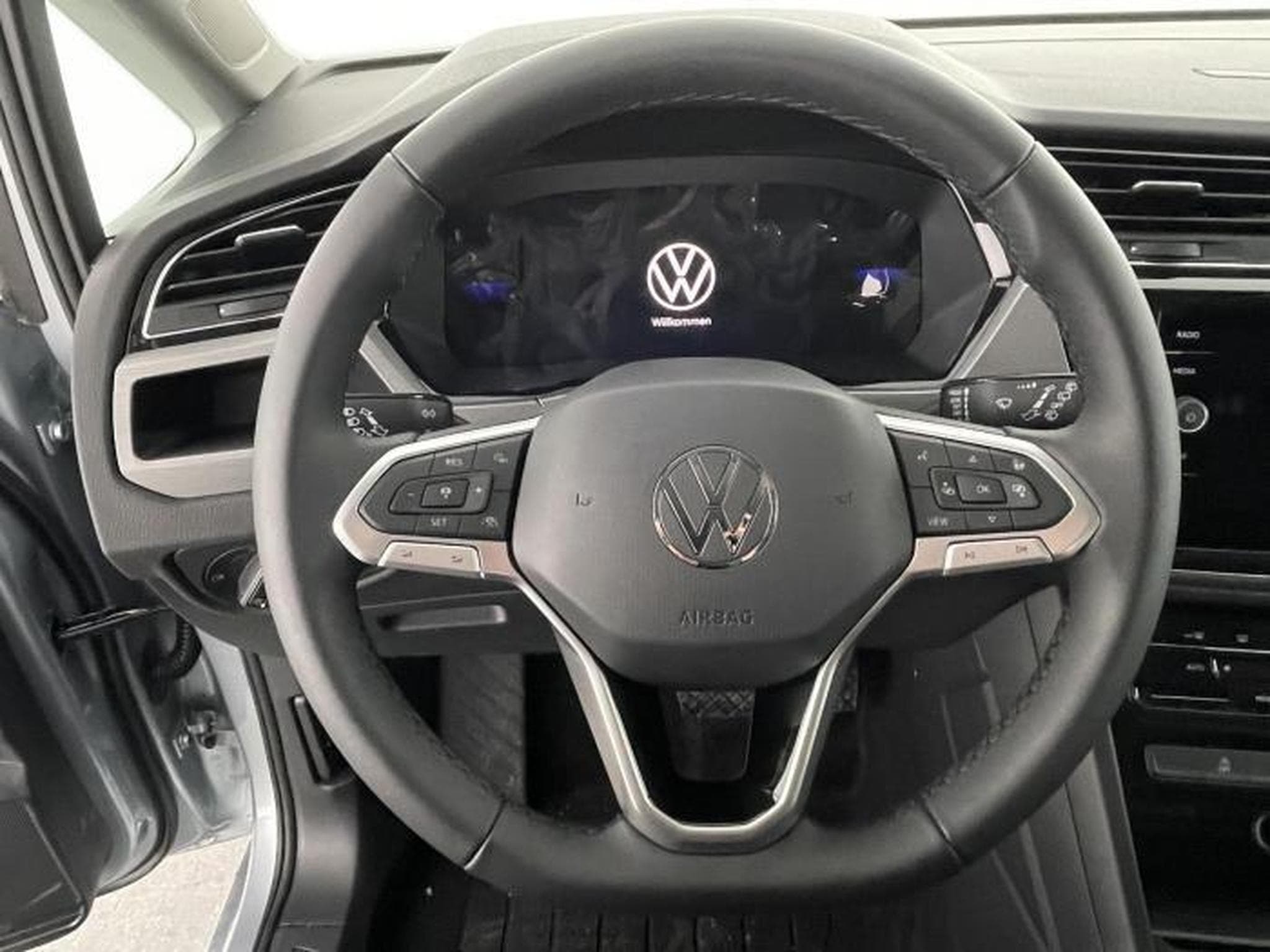 VW Touran New Edition R-Line (2026) - Photo 17