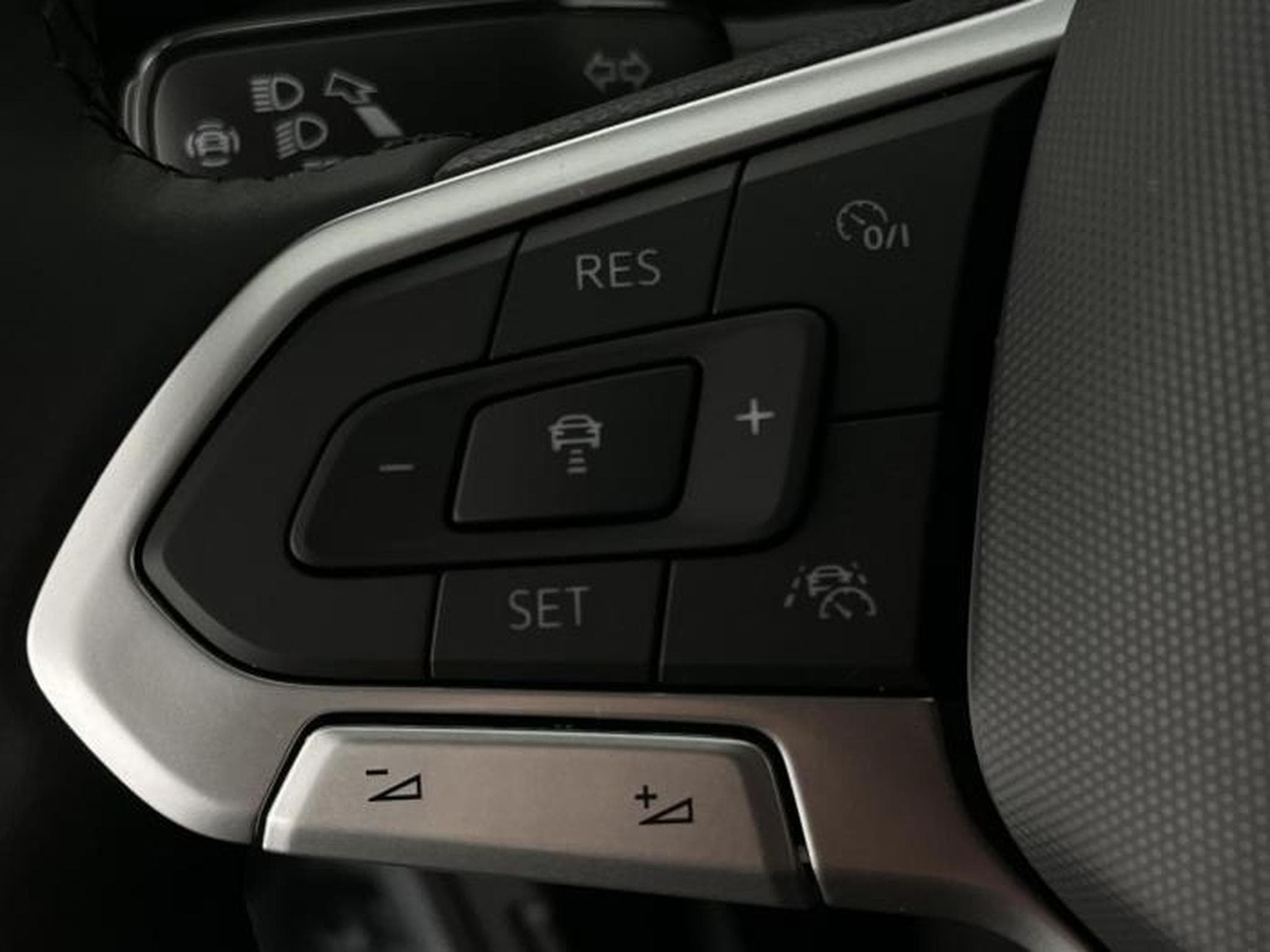 VW Touran New Edition R-Line (2026) - Photo 23