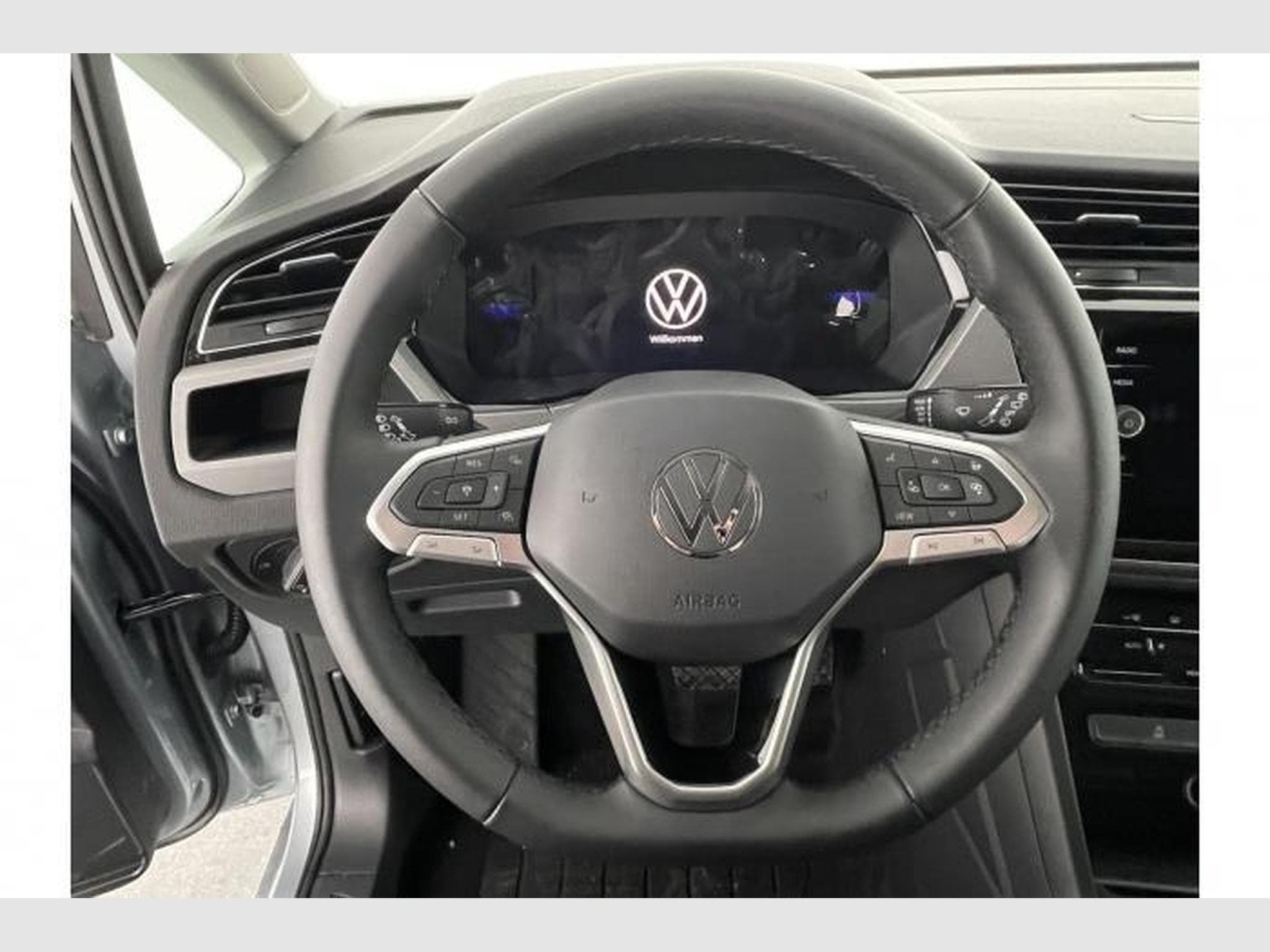 VW Touran New Edition R-Line (2026) - Photo 17