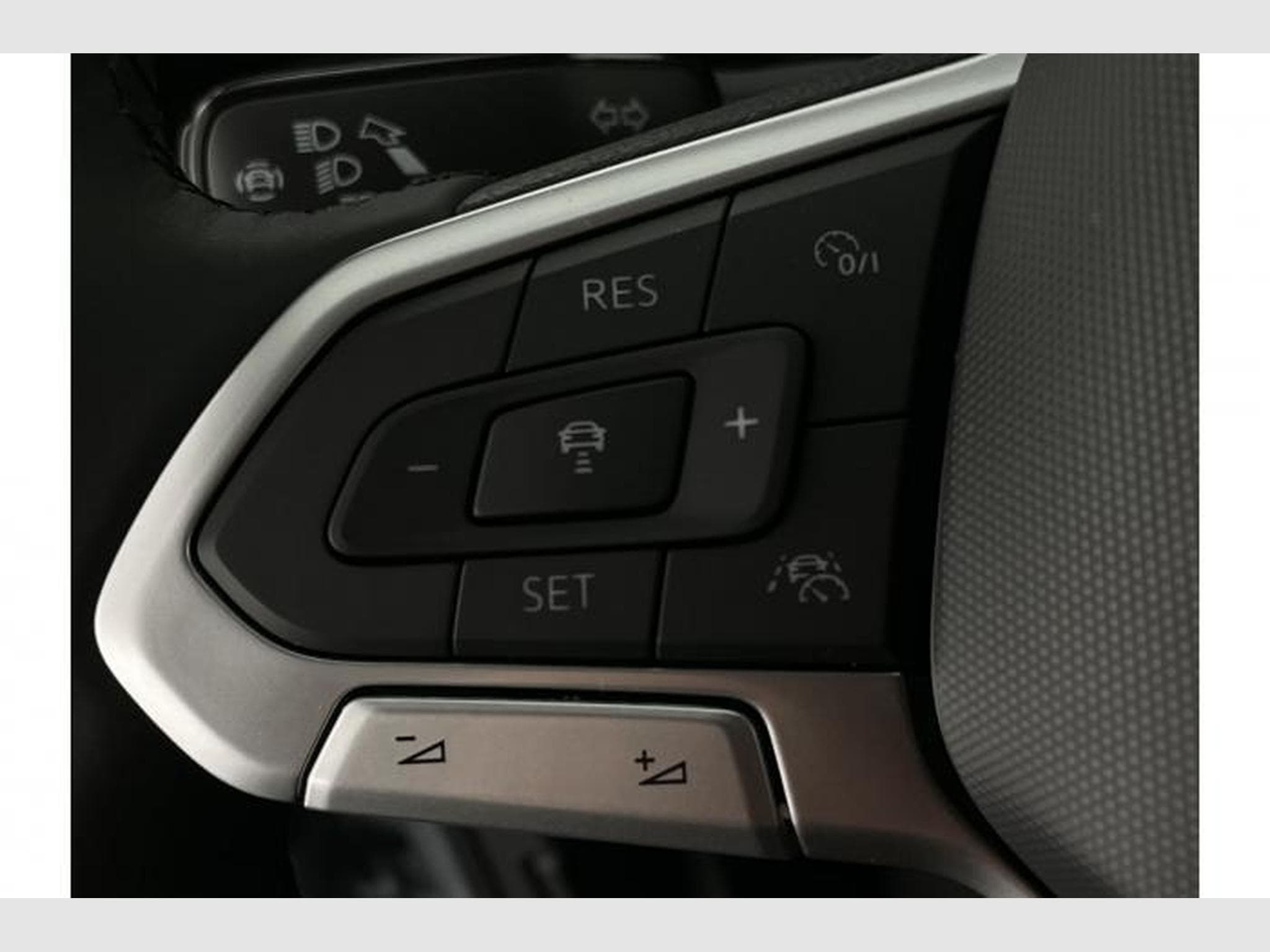 VW Touran New Edition R-Line (2026) - Photo 23