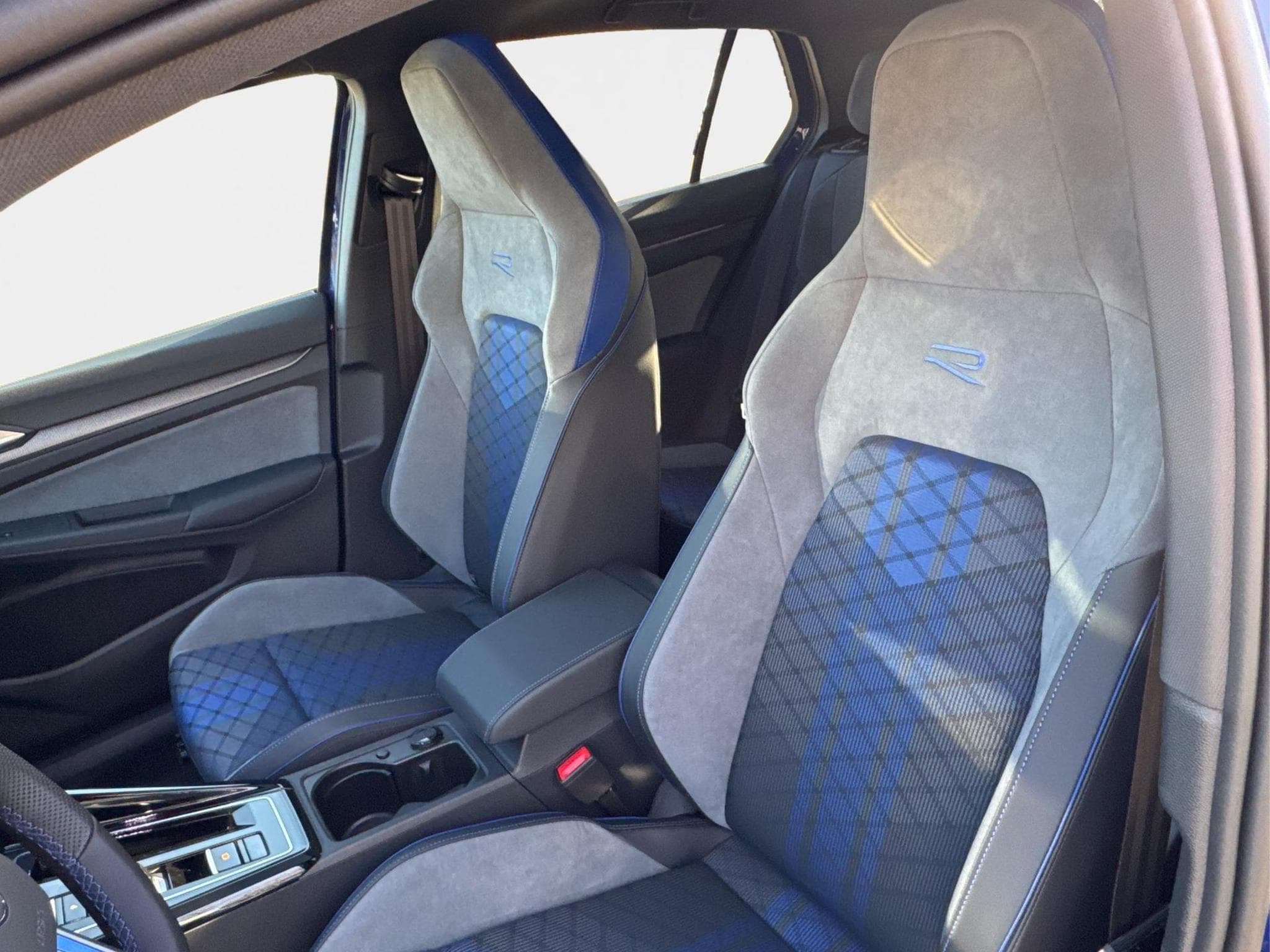 VW Golf R (2026) - Photo 14