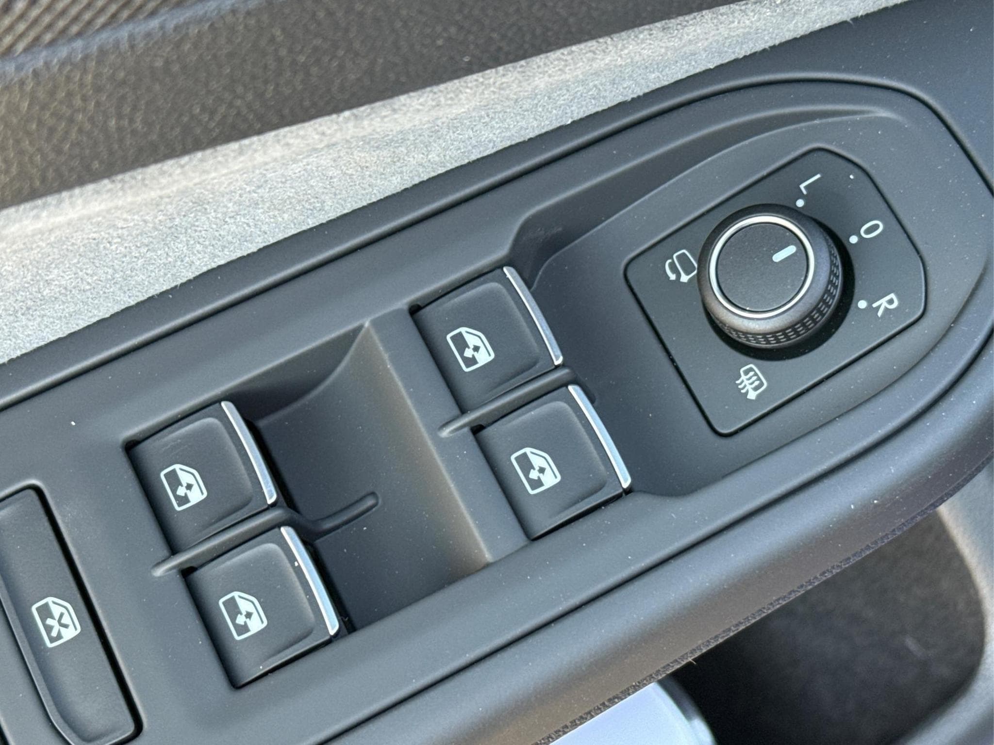 VW Golf R (2026) - Photo 17