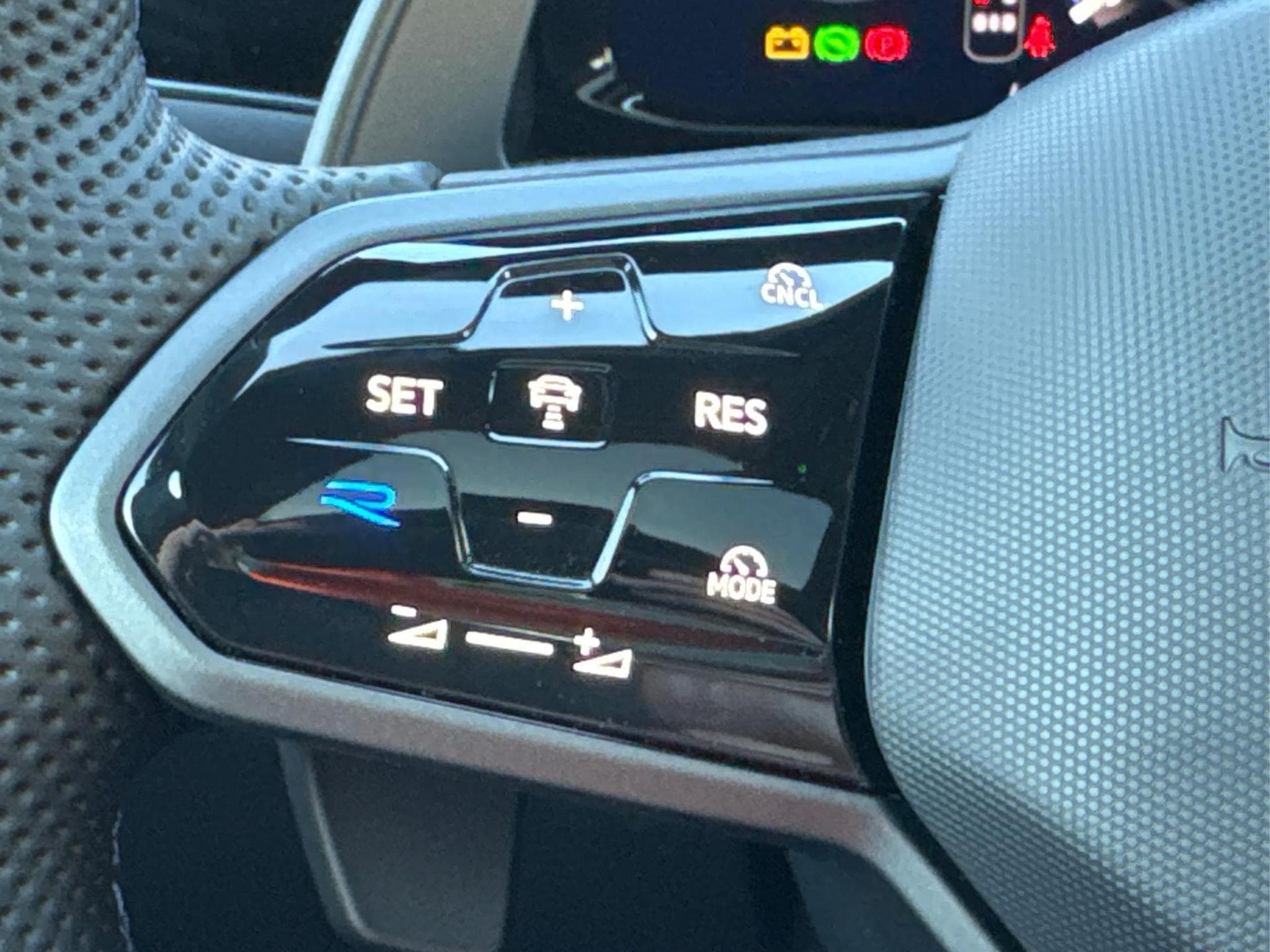 VW Golf R (2026) - Photo 21