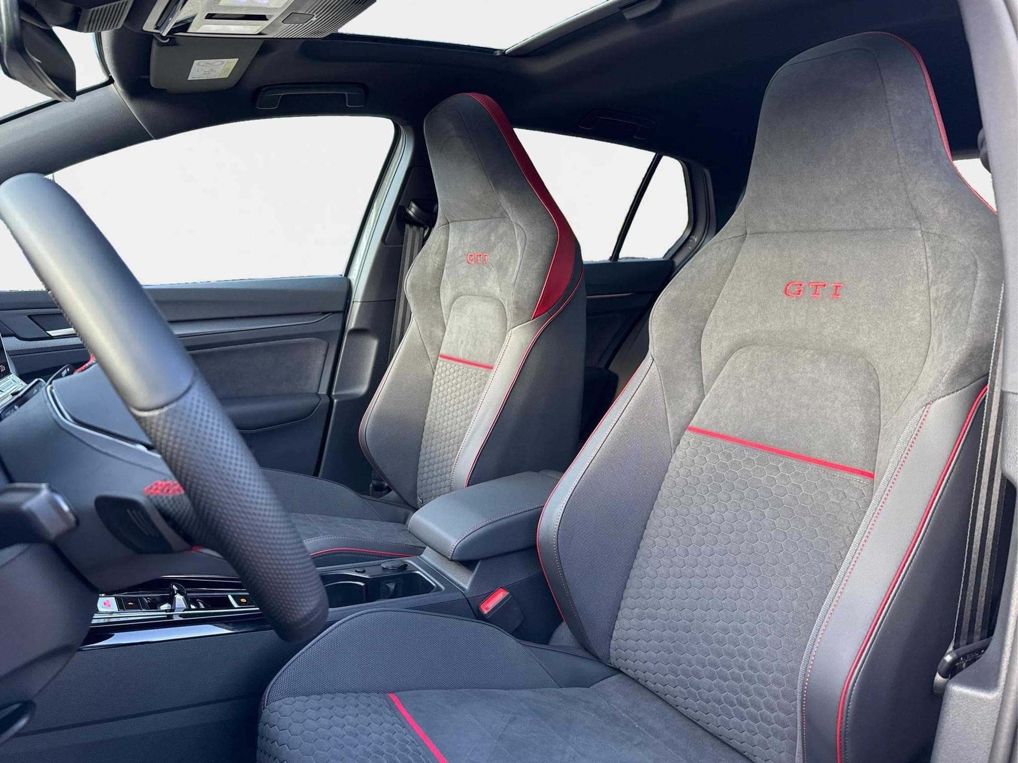 VW Golf GTI Clubsport (2026) - Photo 14