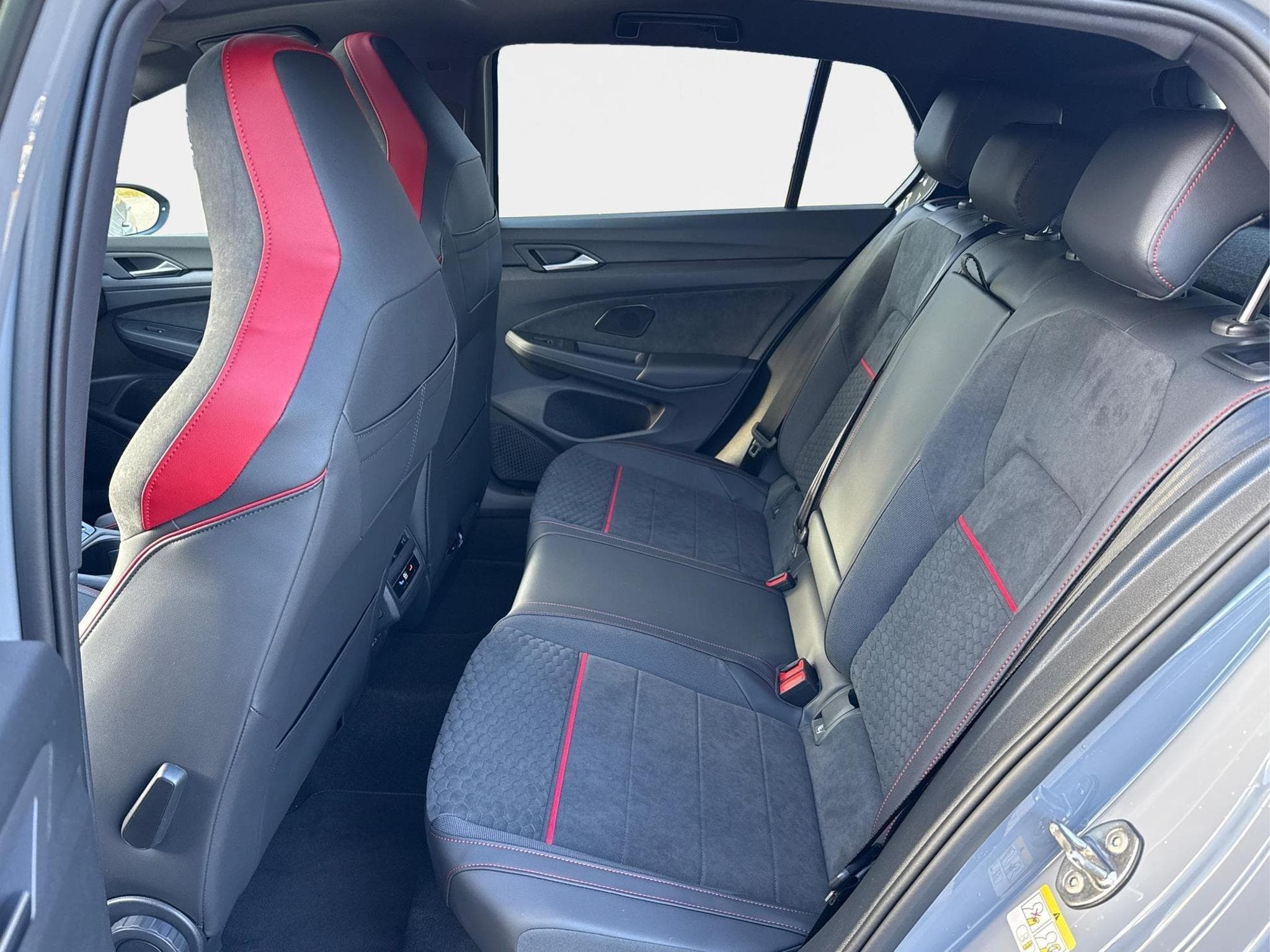 VW Golf GTI Clubsport (2026) - Photo 15