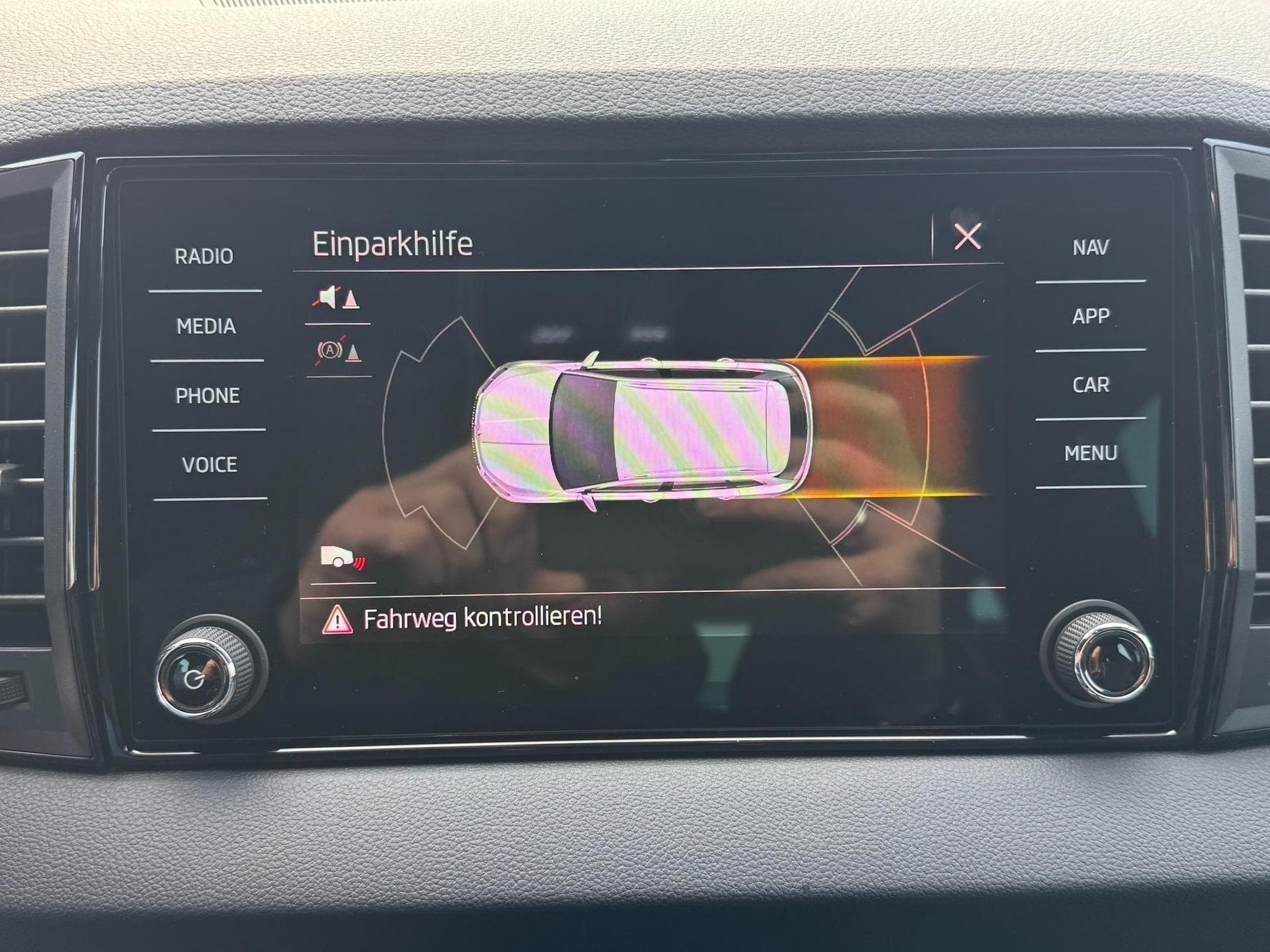 Skoda Karoq 1,5 TSI DSG (2026) - Photo 17