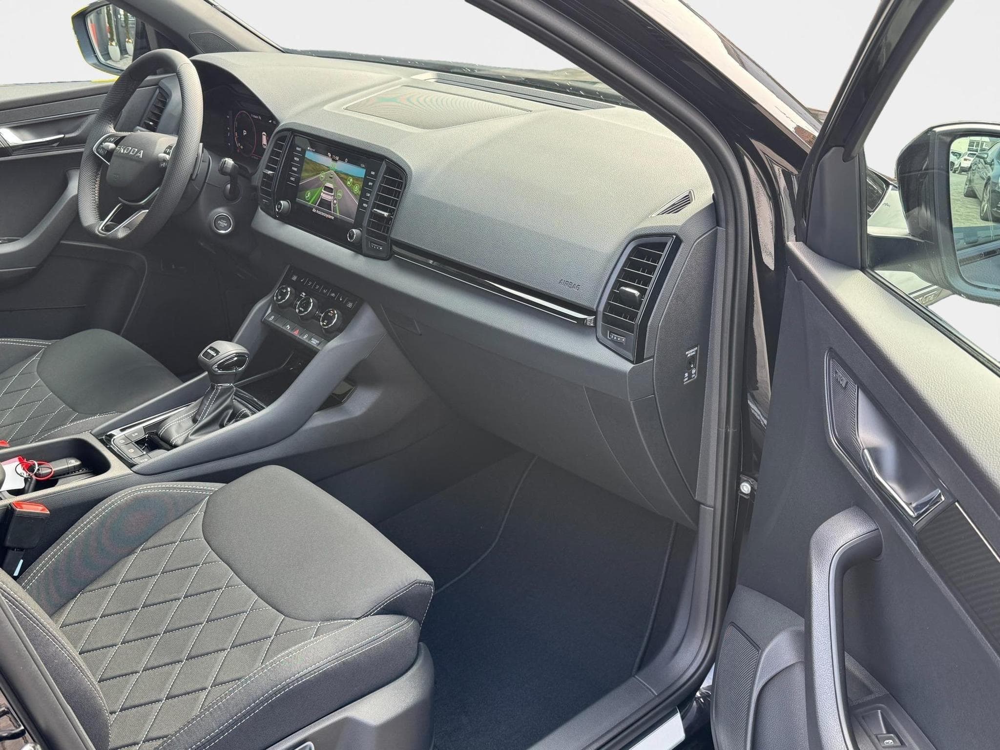 Skoda Karoq 1,5 TSI DSG (2026) - Photo 7