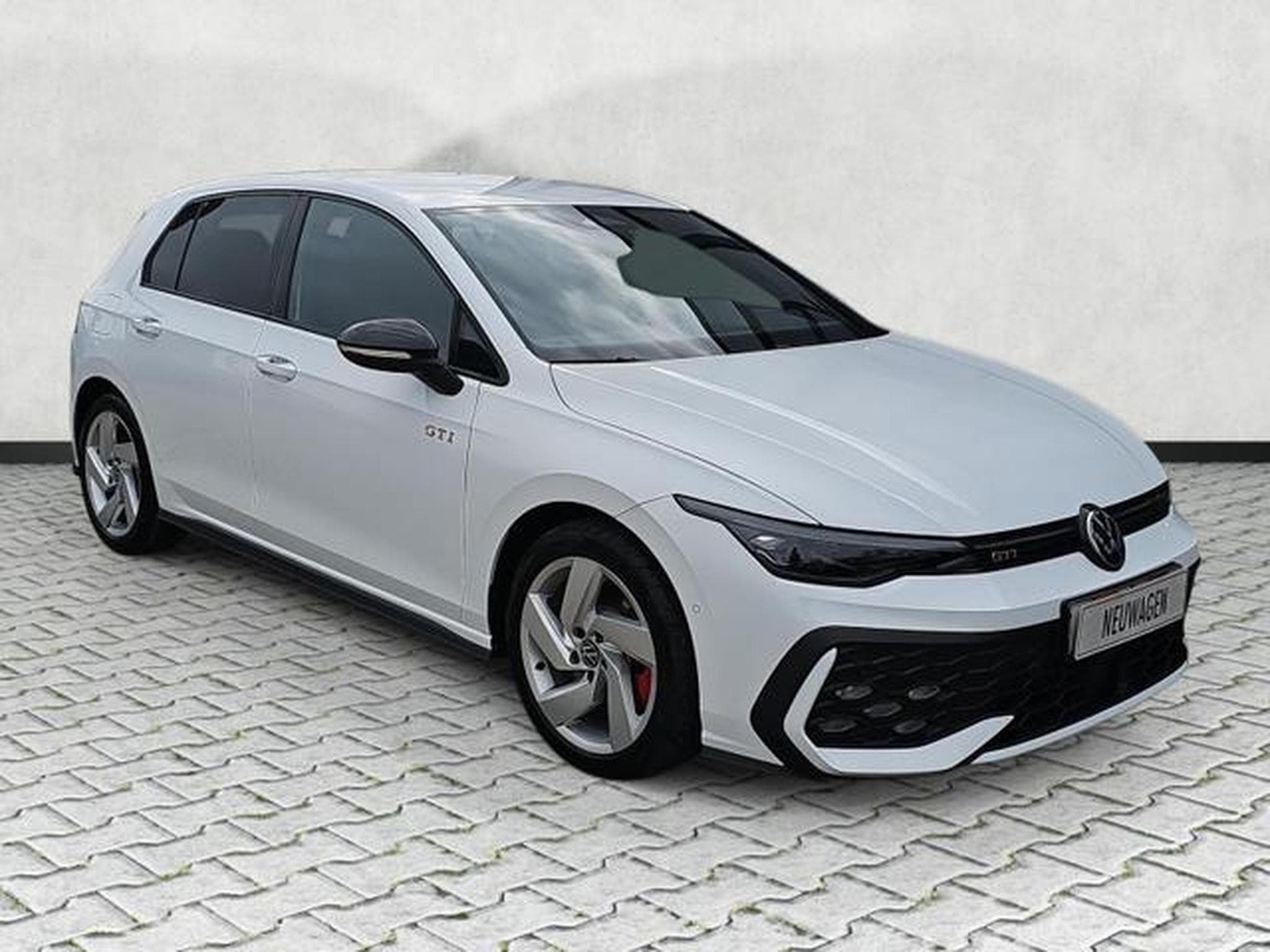 VW Golf 2.0 TSI 195 kW GTI (2026) - Photo 1