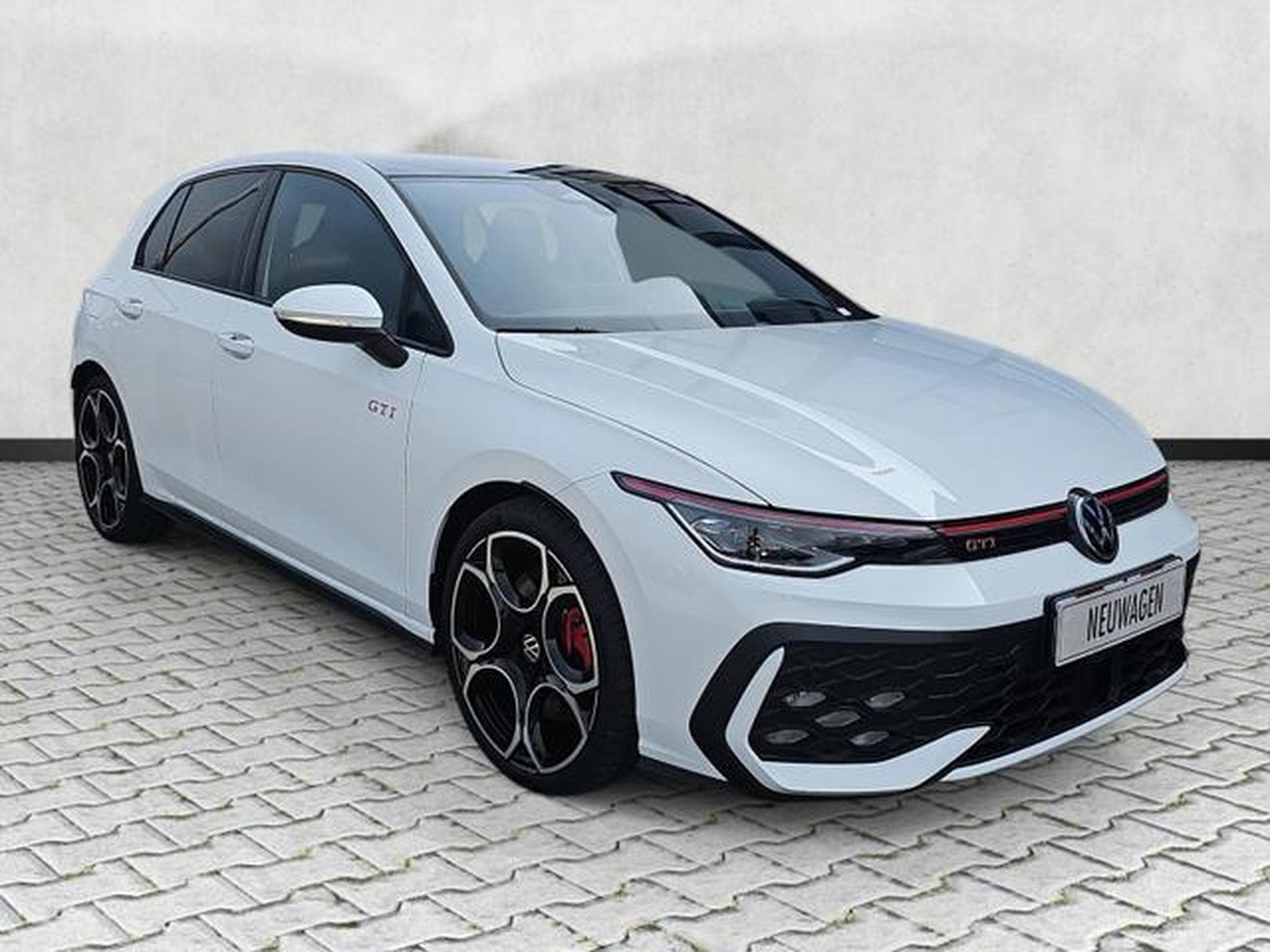 VW Golf 2.0 TSI 195 kW GTI (2026) - Photo 1