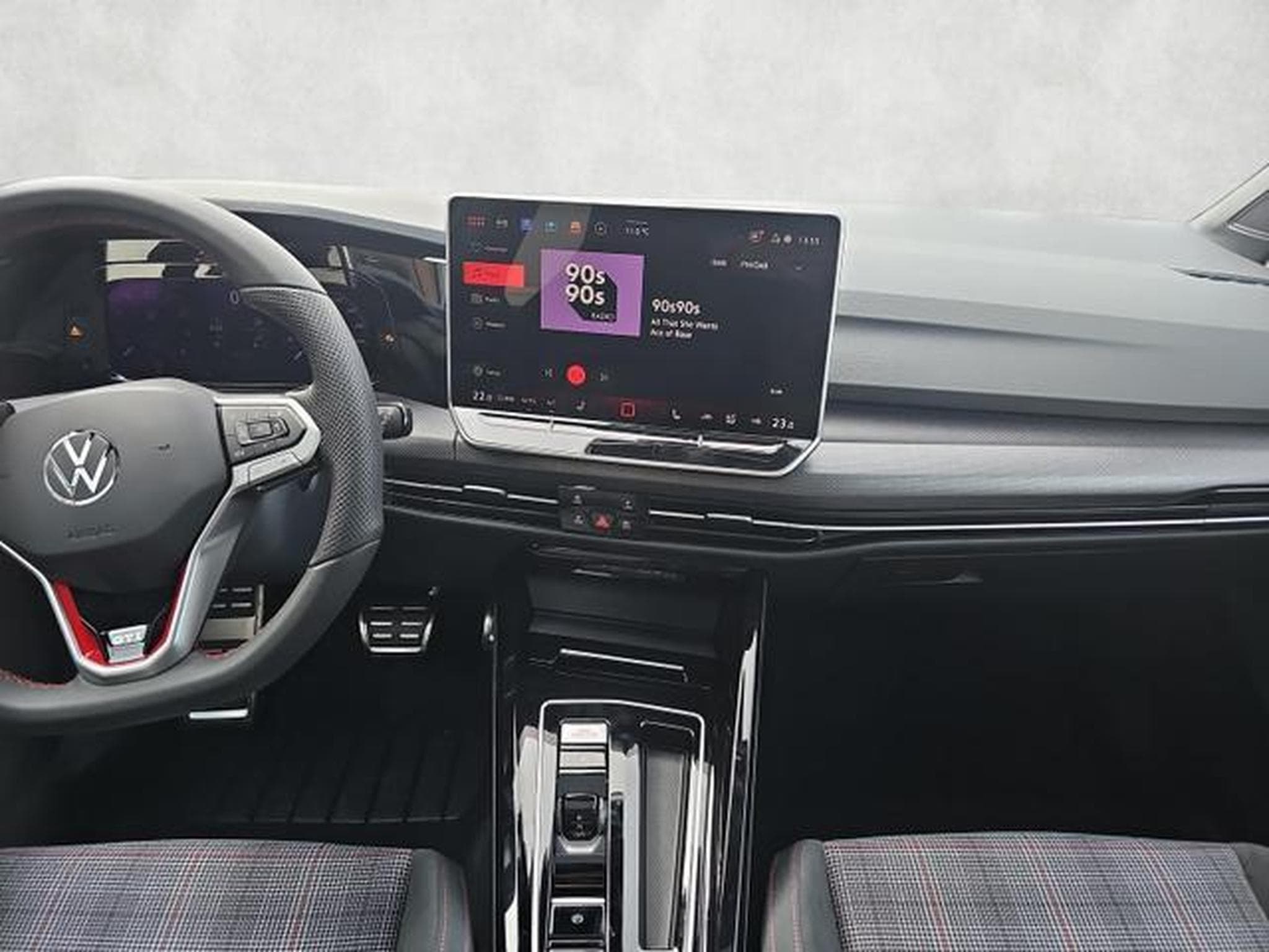 VW Golf 2.0 TSI 195 kW GTI (2026) - Photo 11