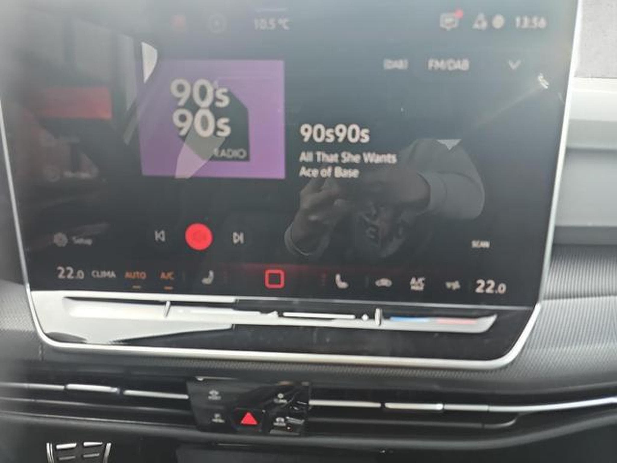 VW Golf 2.0 TSI 195 kW GTI (2026) - Photo 12