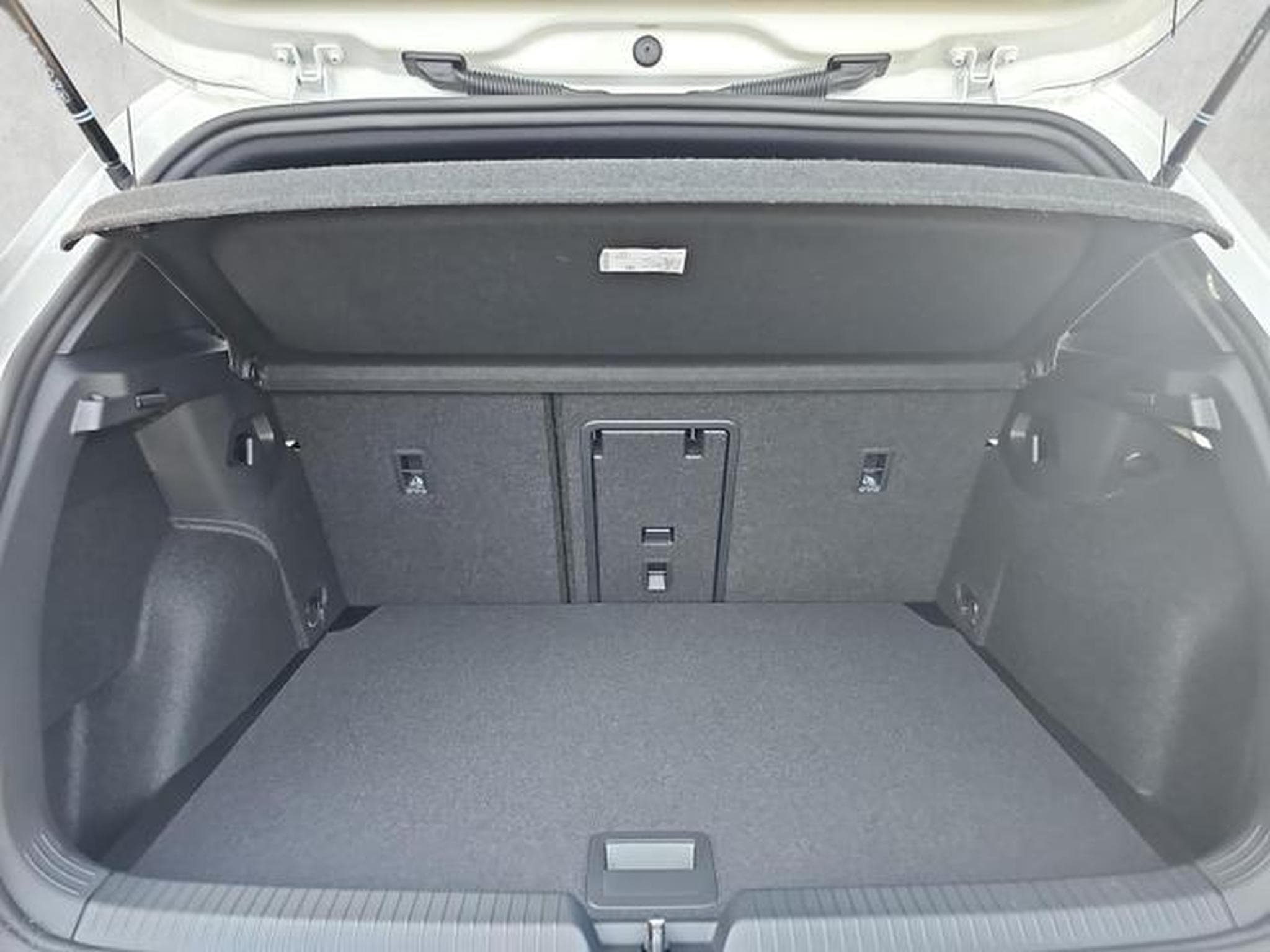 VW Golf 2.0 TSI 195 kW GTI (2026) - Photo 14