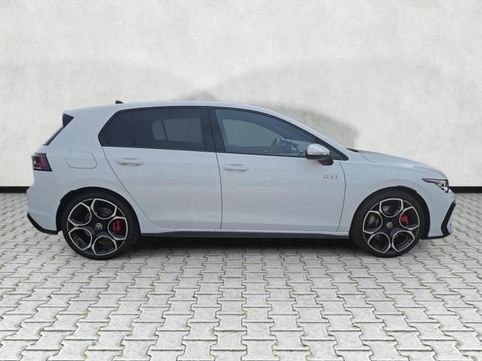 VW Golf 2.0 TSI 195 kW GTI (2026) - Photo 8