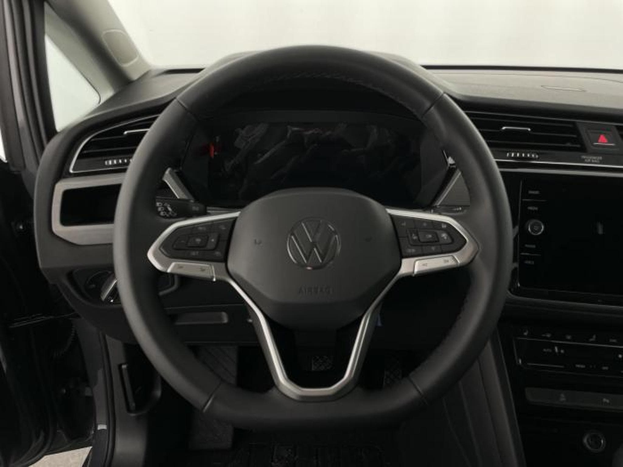 VW Touran New Edition R-Line (2026) - Photo 16