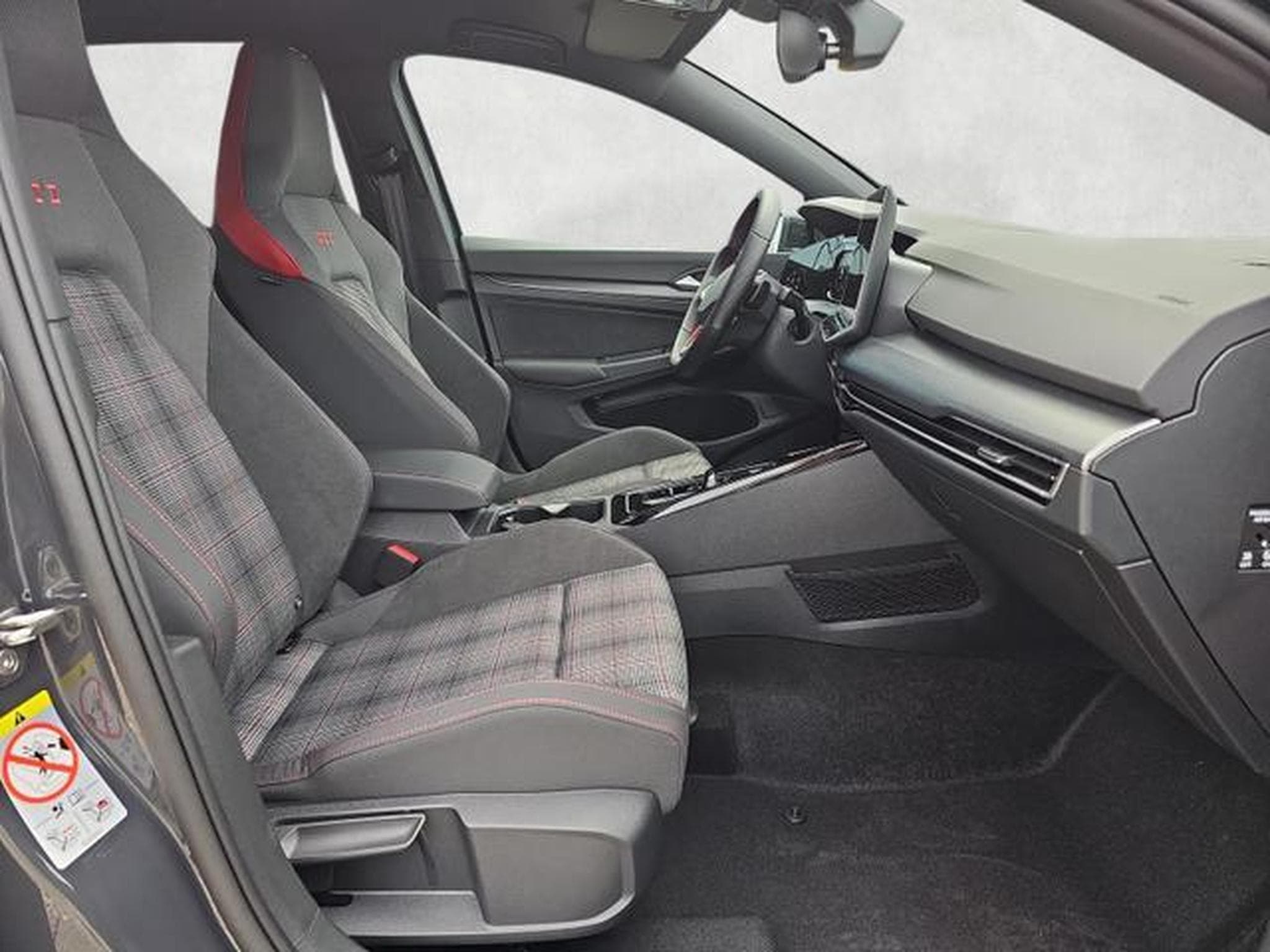 VW Golf 2.0 TSI 195 kW GTI (2026) - Photo 10