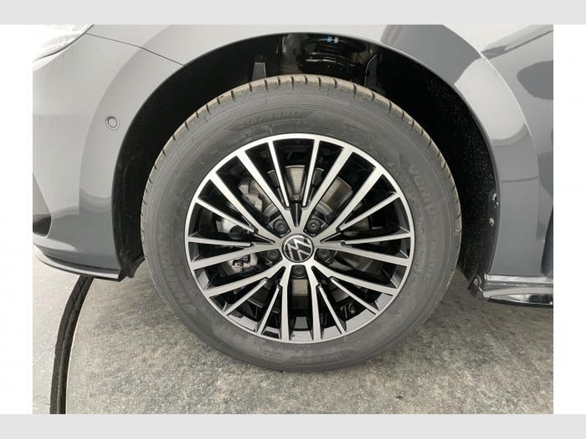 VW Touran New Edition R-Line (2026) - Photo 11