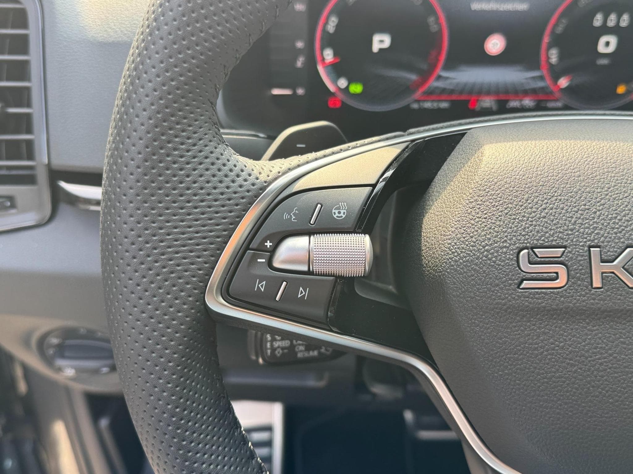 Skoda Karoq 2,0 TSI 4x4 (2026) - Photo 11