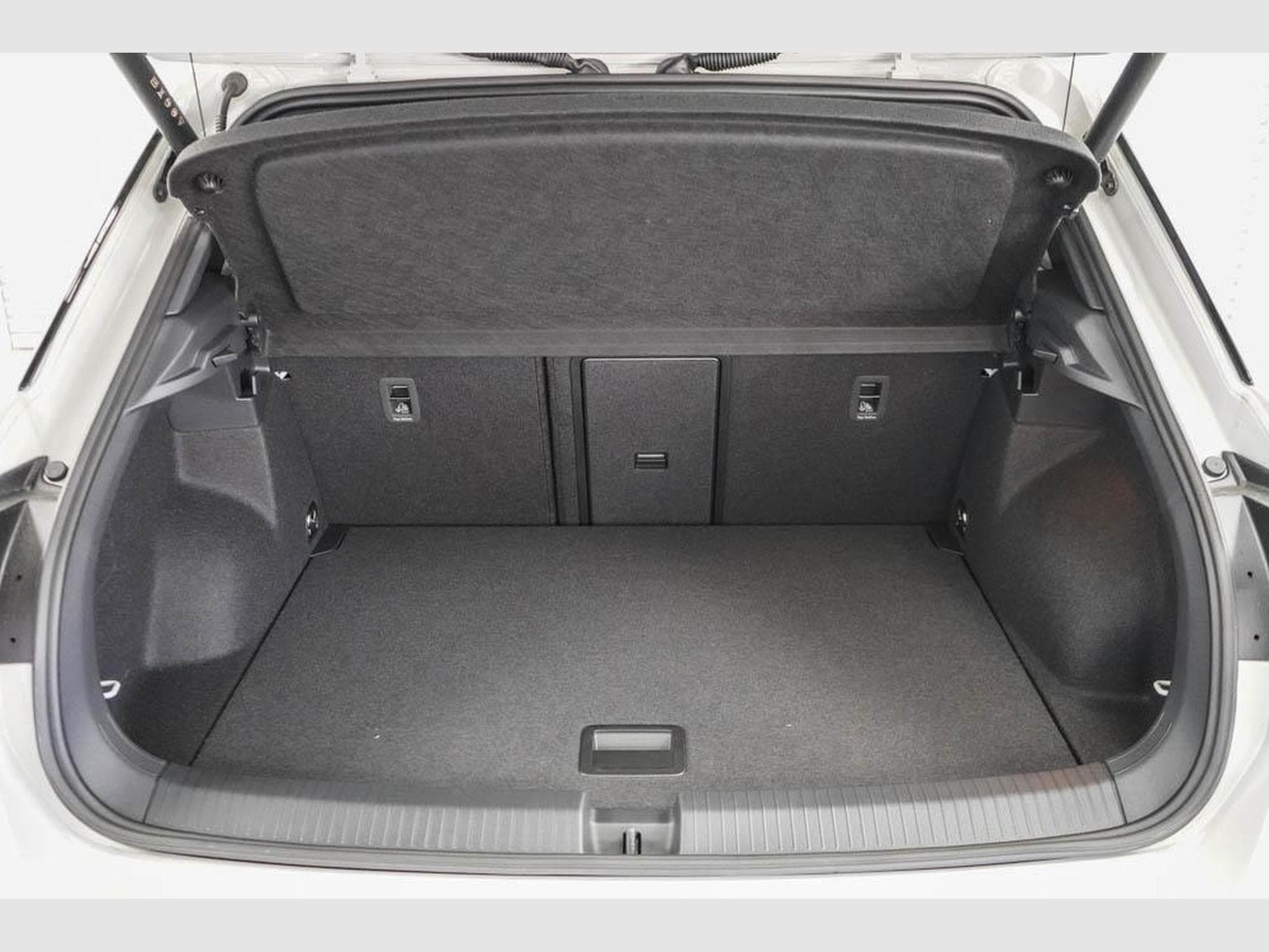 VW T-Roc 1,5 TSI DSG (2025) - Foto 17