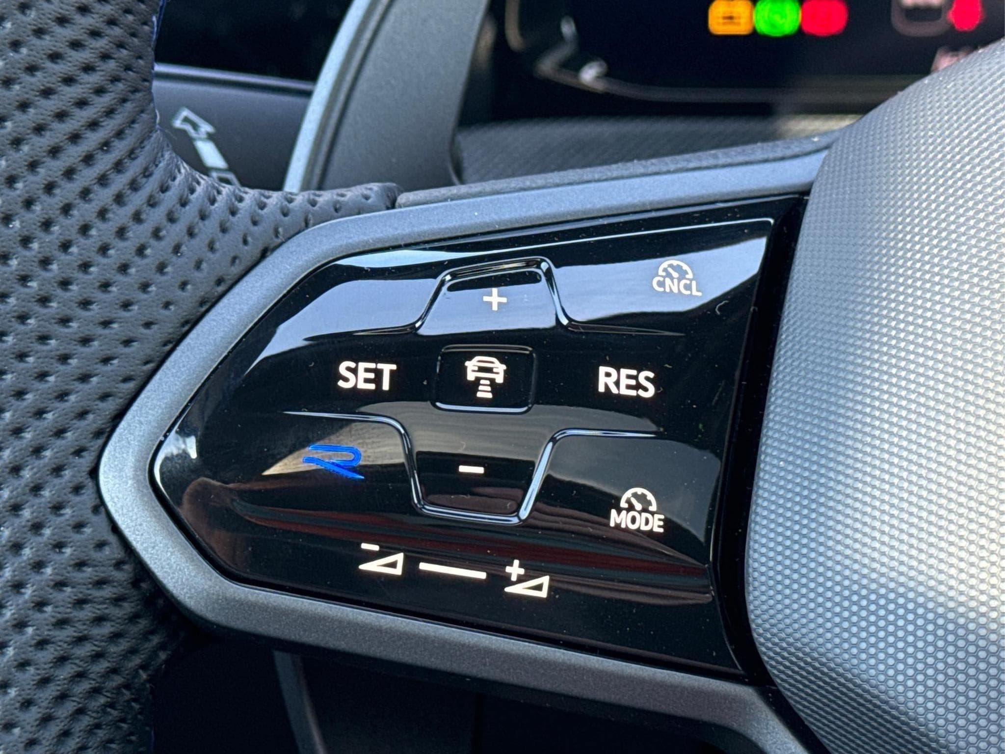 VW Golf R (2026) - Photo 23