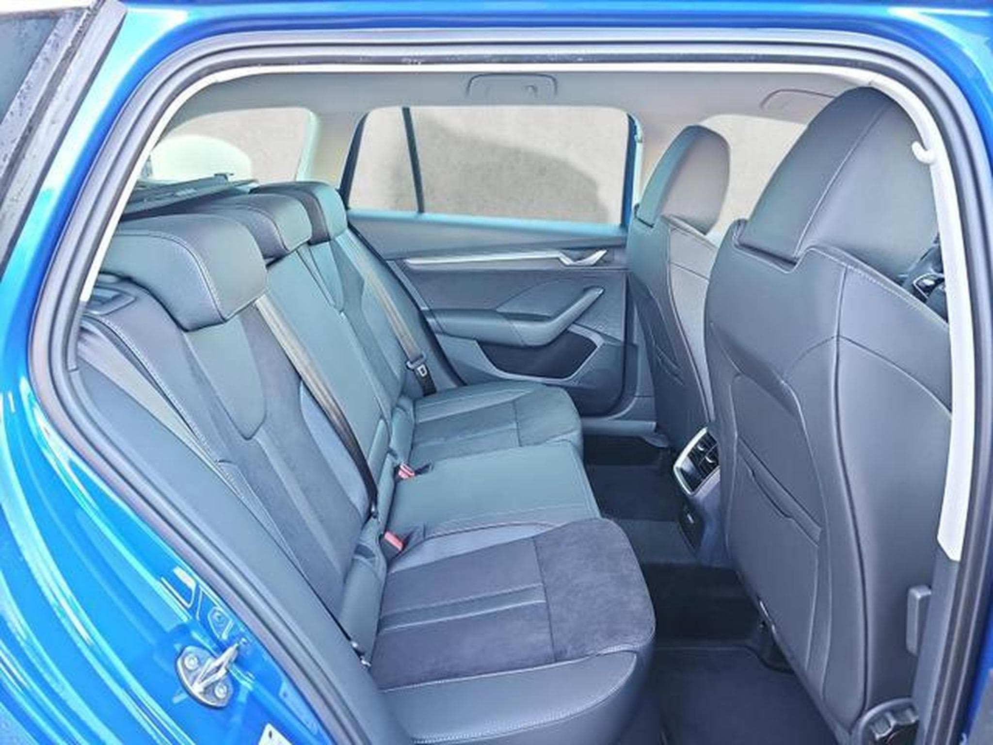 Skoda Octavia 2.0 TDI 110 kW Selection (2025) - Photo 13