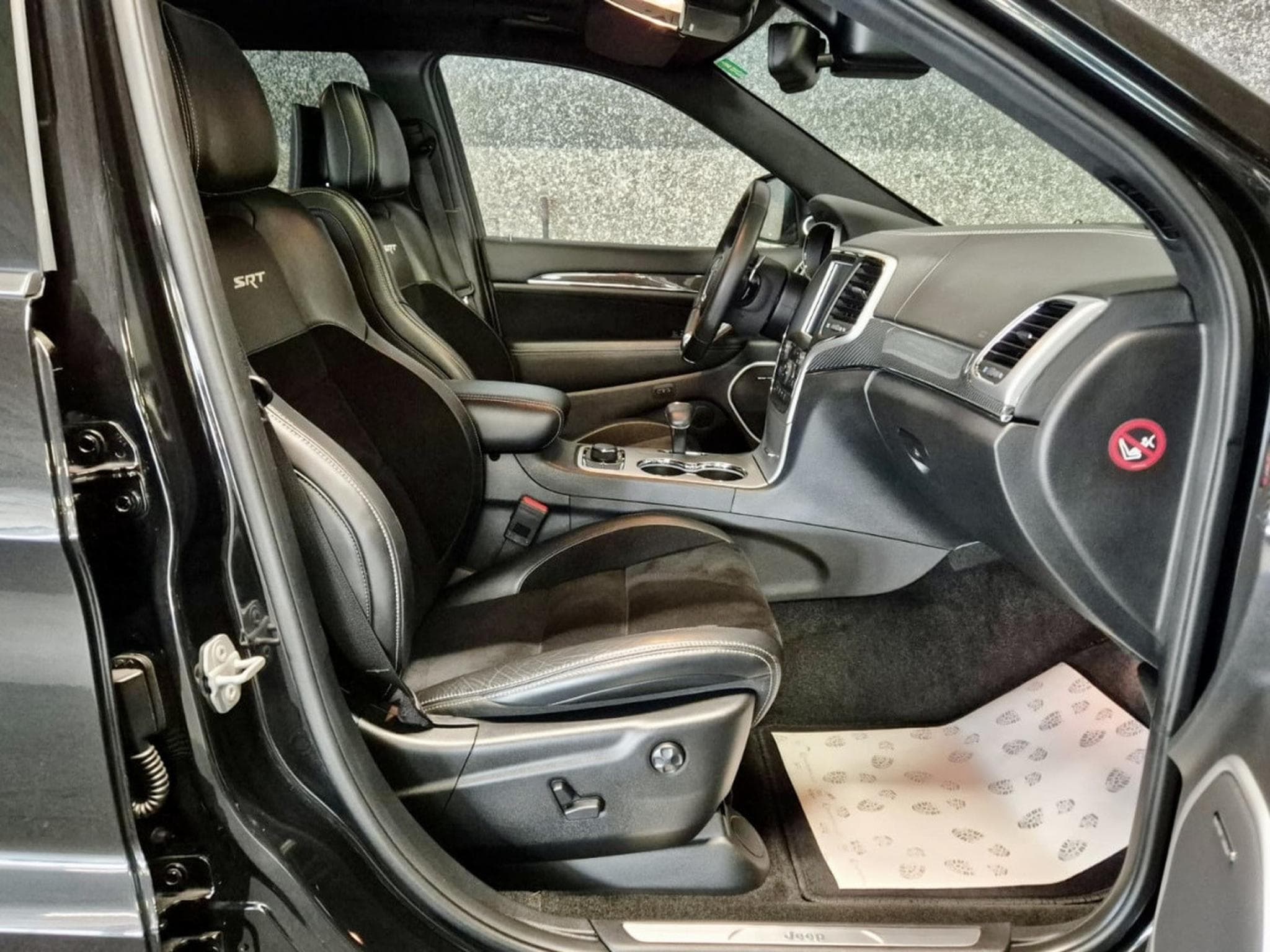 Jeep Cherokee 6.4l V8 HEMI SRT NAVI CUIR PANO 1 HAND (2015) - Photo 4