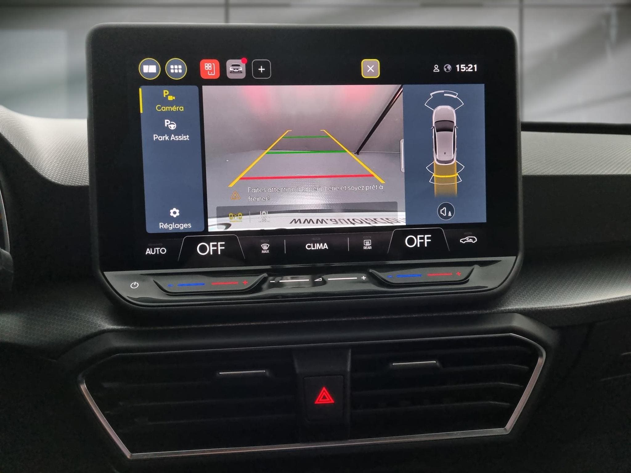 Seat Leon -26% 2.0 TDI 115cv +MIRRORLINK+CAM+LED+Options (2025) - Photo 10