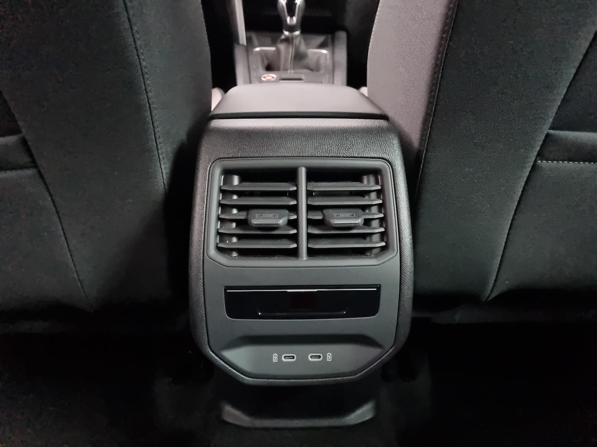 Seat Leon -26% 2.0 TDI 115cv +MIRRORLINK+CAM+LED+Options (2025) - Photo 13