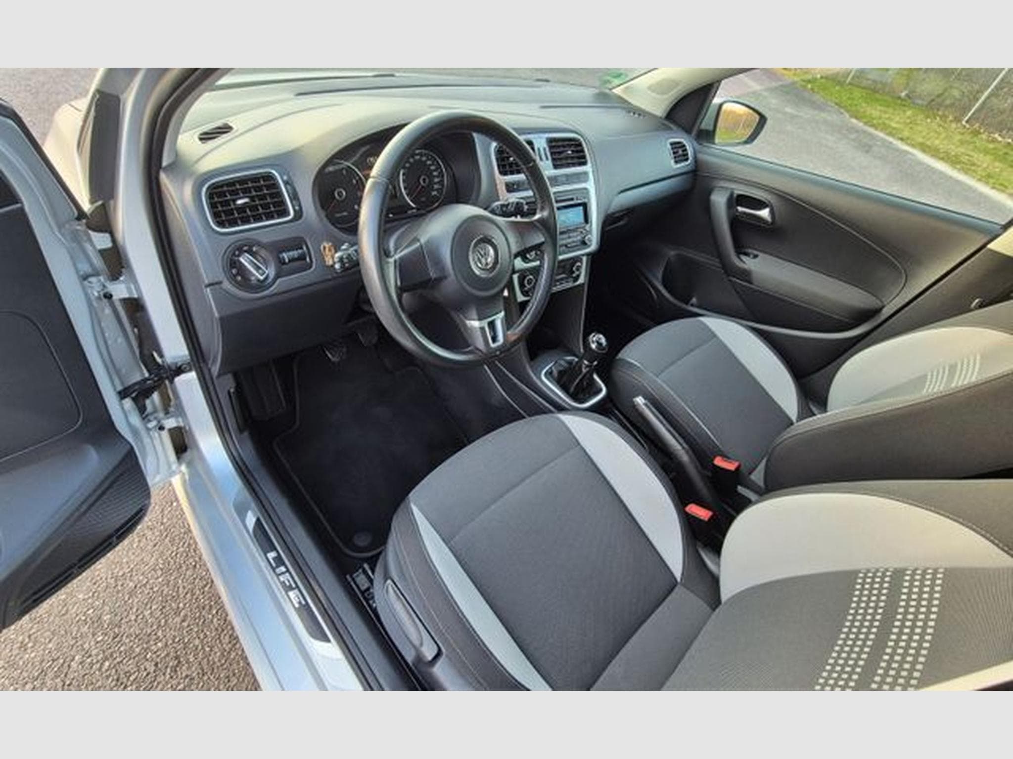 VW Polo Polo 1.2 Life, 5 Türer, SH, Tempomat, wenig KM. (2013) - Photo 12