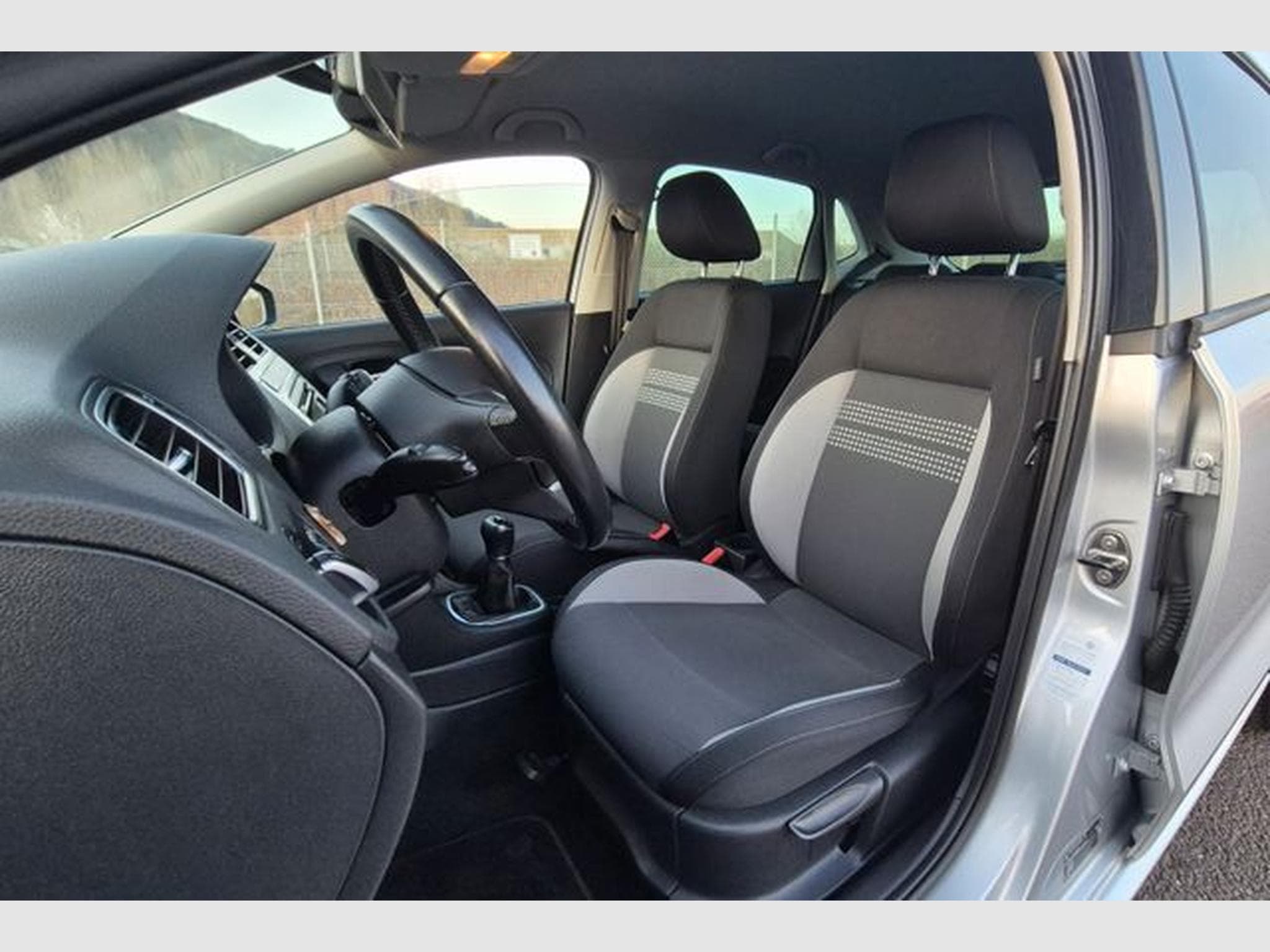 VW Polo Polo 1.2 Life, 5 Türer, SH, Tempomat, wenig KM. (2013) - Photo 14