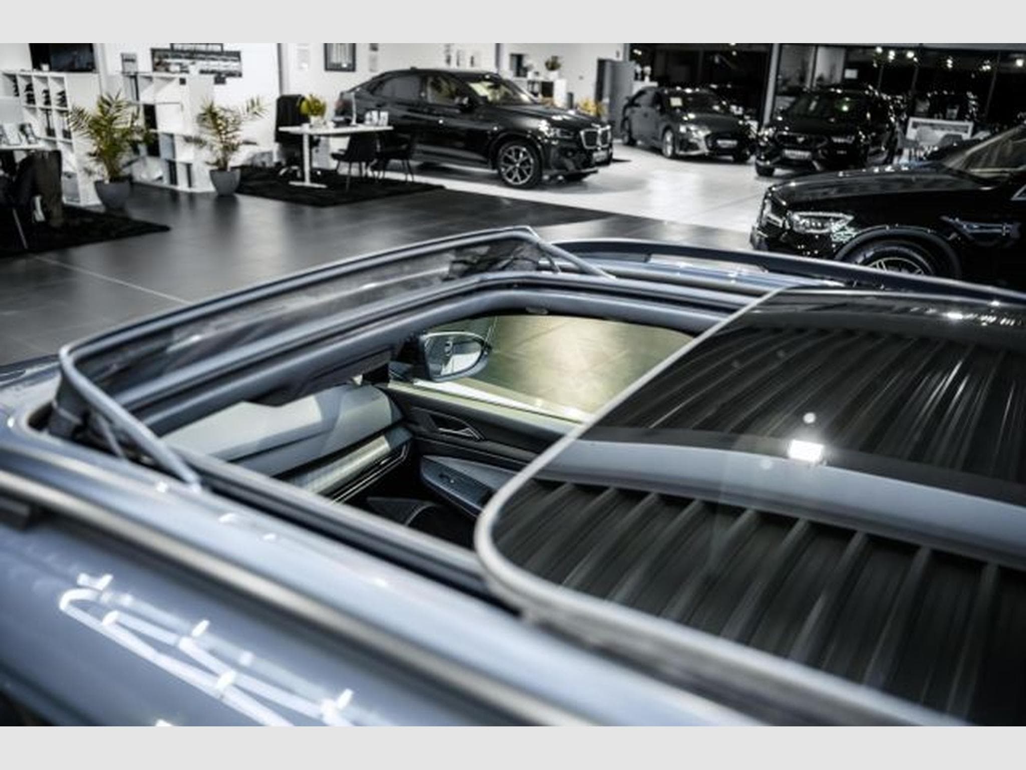 VW Golf Golf 8 Var 2.0 TDI DSG R-Line RFK AHK LED PANO (2021) - Foto 15