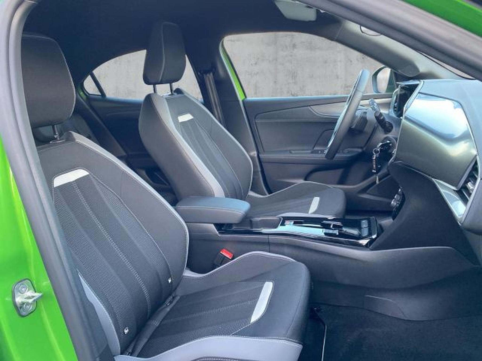 Opel Mokka Mokka GS Line 1.2 Autom. NAVI LED RFK 180 SHZG (2024) - Foto 13