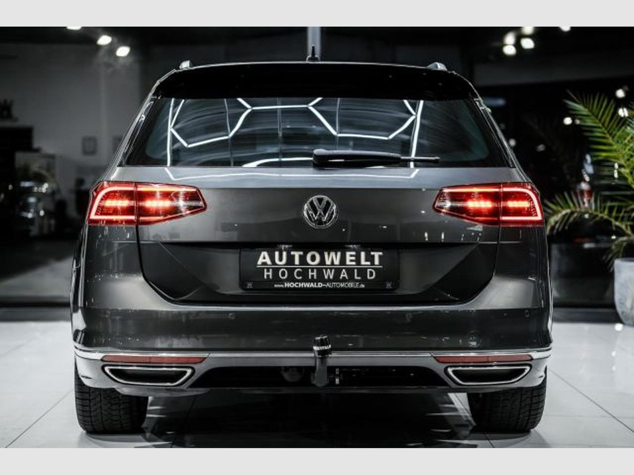 VW Passat Passat 2.0 TDI DSG Highl. 2x R-Line 4Mo NAVI AHK (2016) - Foto 13