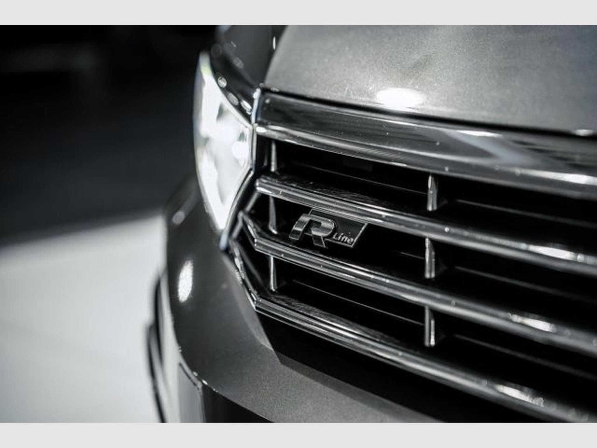 VW Passat Passat 2.0 TDI DSG Highl. 2x R-Line 4Mo NAVI AHK (2016) - Foto 6