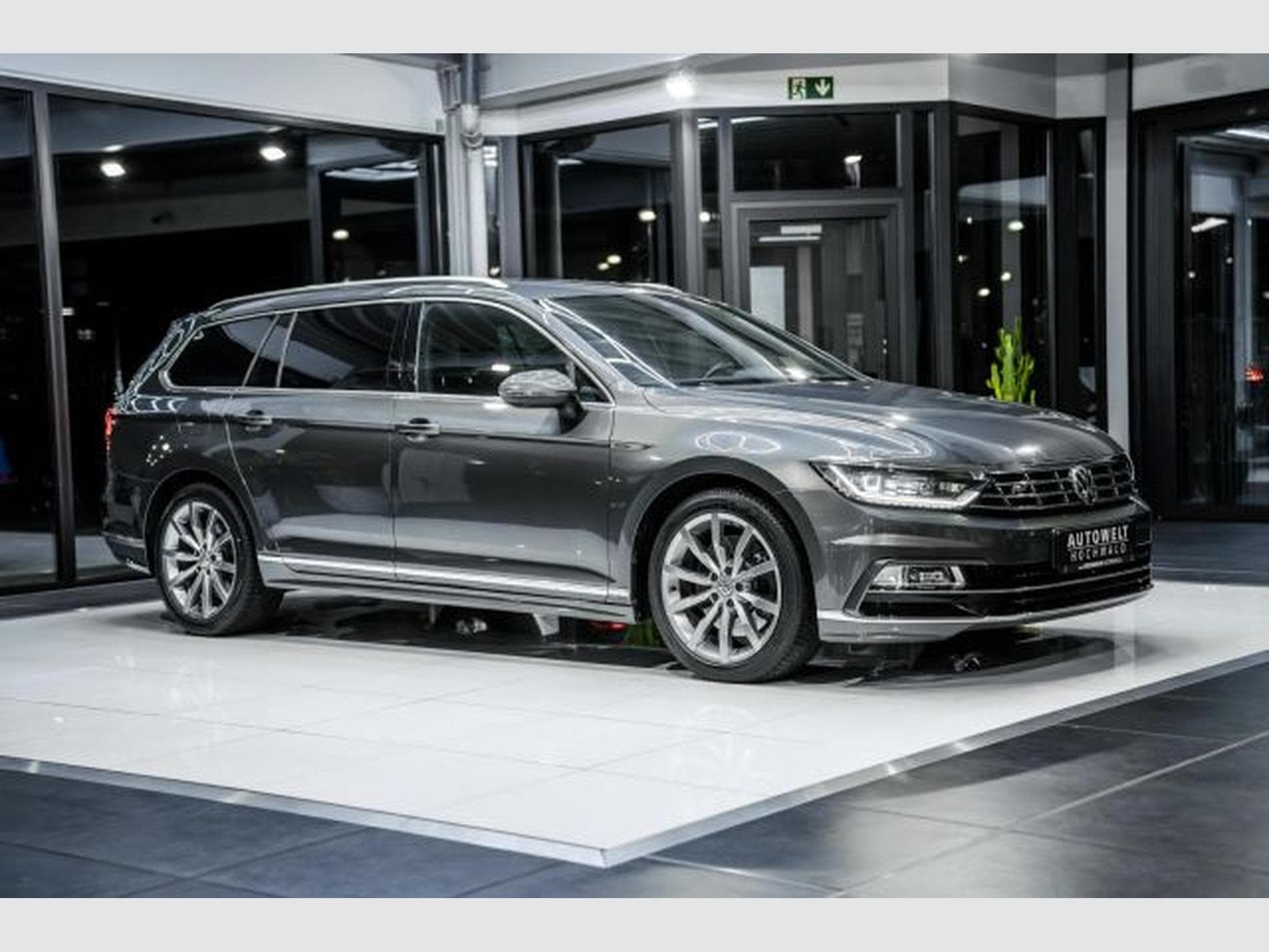 VW Passat Passat 2.0 TDI DSG Highl. 2x R-Line 4Mo NAVI AHK (2016) - Foto 7