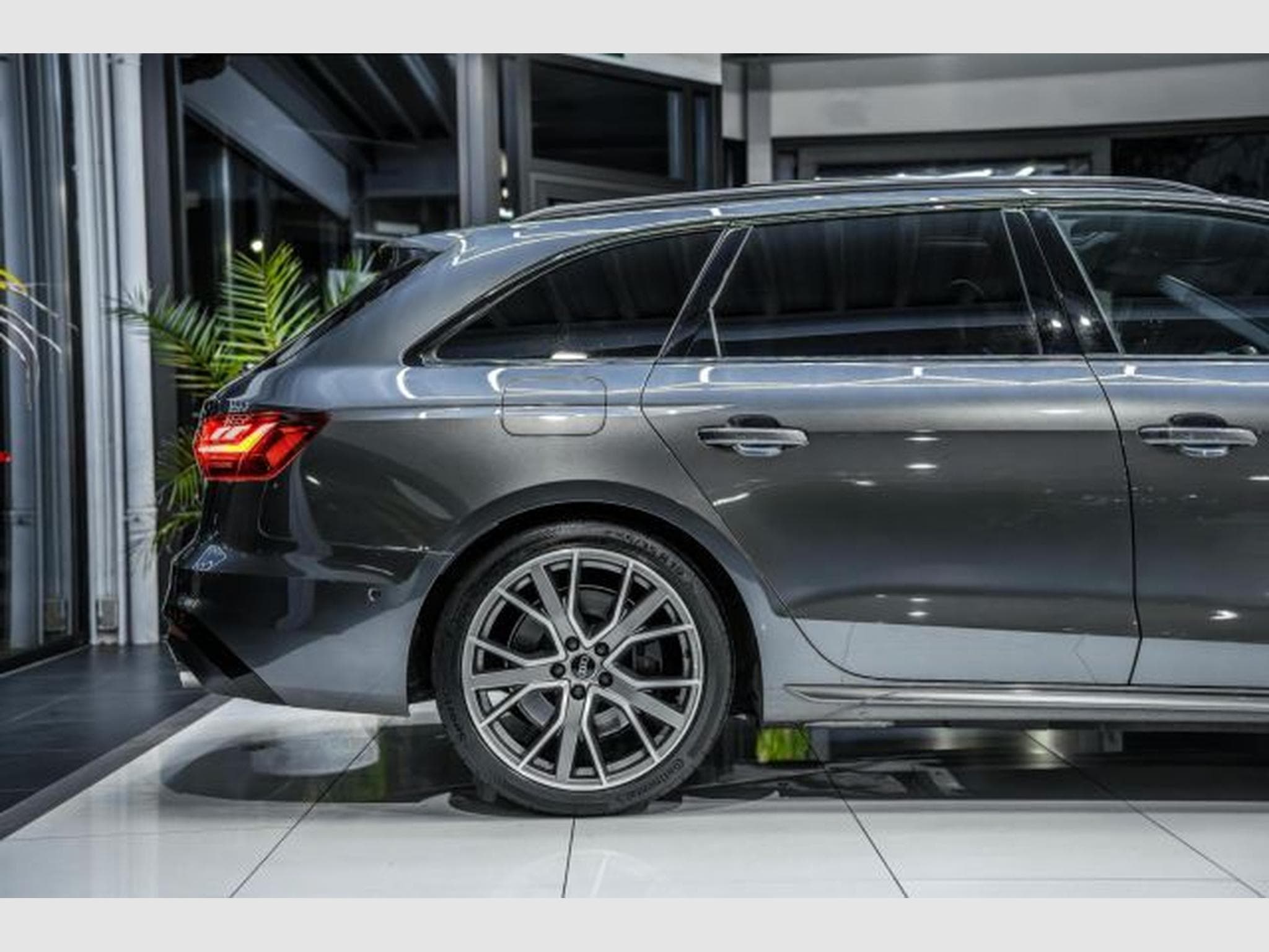 Audi S4 S4 Avant 3.0 TDI quattro B&amp;O Matrix PANO AHK VIR (2023) - Foto 10