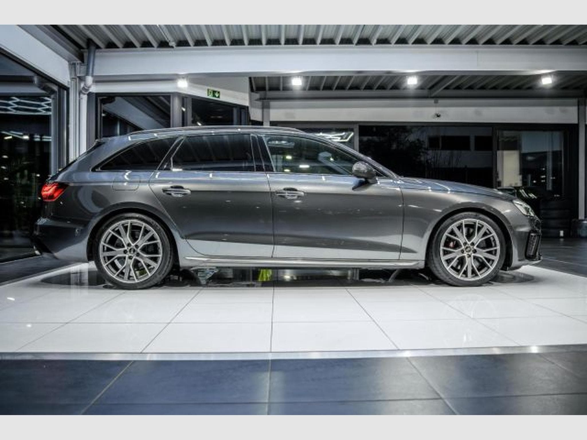 Audi S4 S4 Avant 3.0 TDI quattro B&amp;O Matrix PANO AHK VIR (2023) - Foto 8