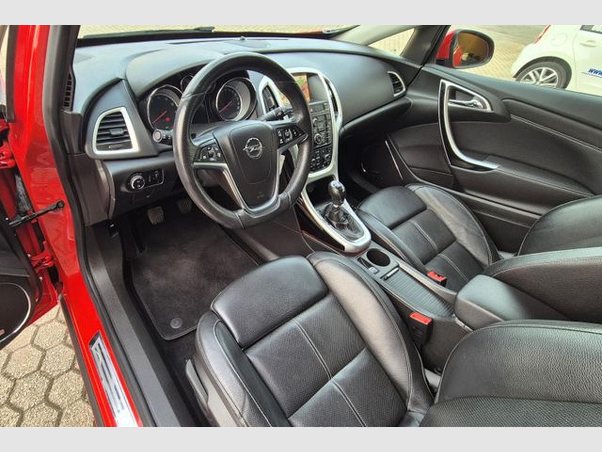 Opel Astra Astra J GTC 1.6 Innovation, Leder, Navi. (2012) - Photo 13